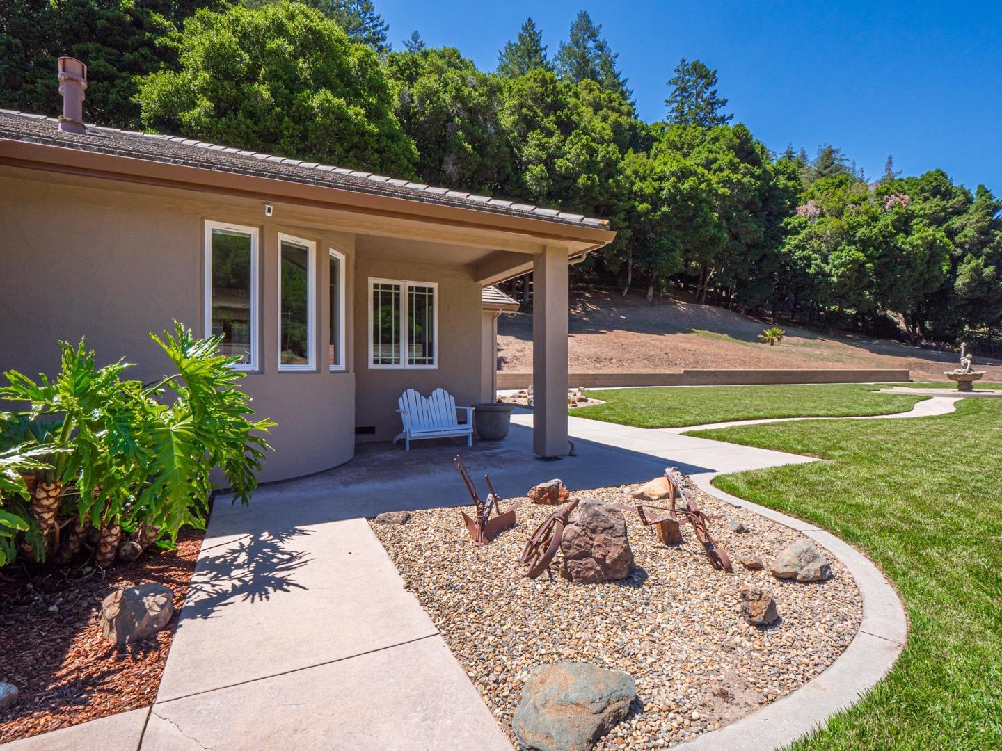 Detail Gallery Image 5 of 107 For 425 Bear Valley Road, Aptos,  CA 95003 - 3 Beds | 2/1 Baths