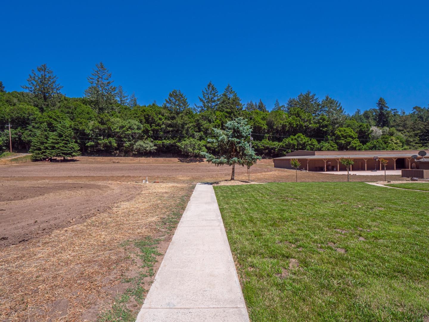 Detail Gallery Image 86 of 107 For 425 Bear Valley Road, Aptos,  CA 95003 - 3 Beds | 2/1 Baths
