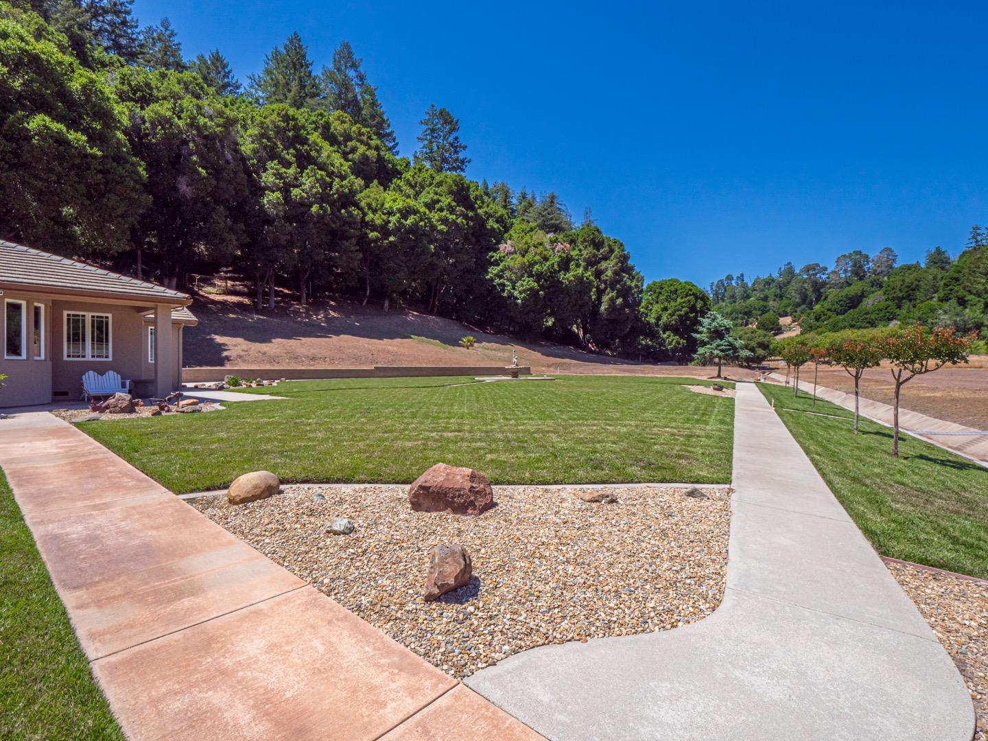Detail Gallery Image 9 of 107 For 425 Bear Valley Road, Aptos,  CA 95003 - 3 Beds | 2/1 Baths