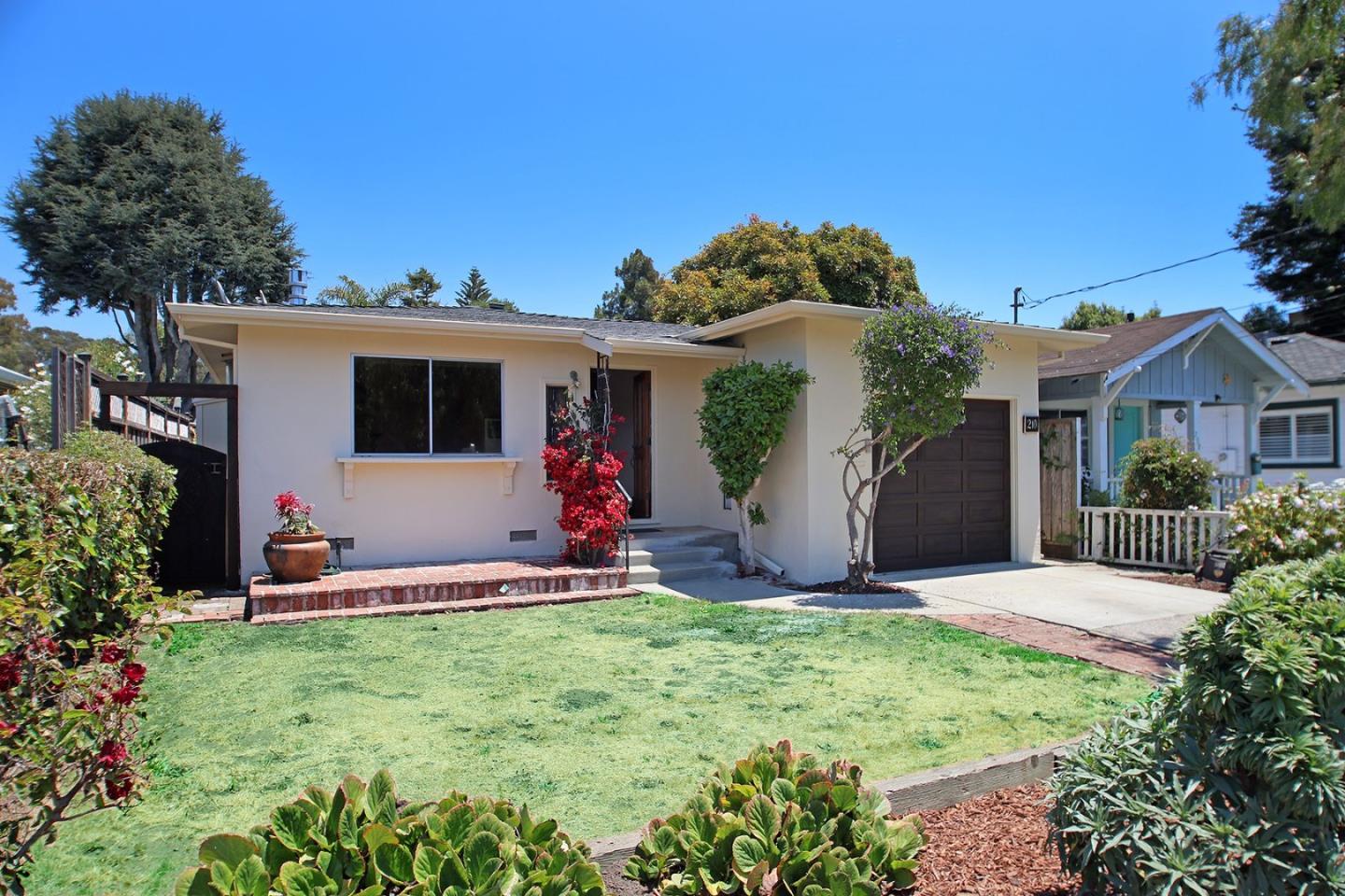 Detail Gallery Image 1 of 1 For 210 Saxon Ave, Capitola,  CA 95010 - 2 Beds | 1 Baths