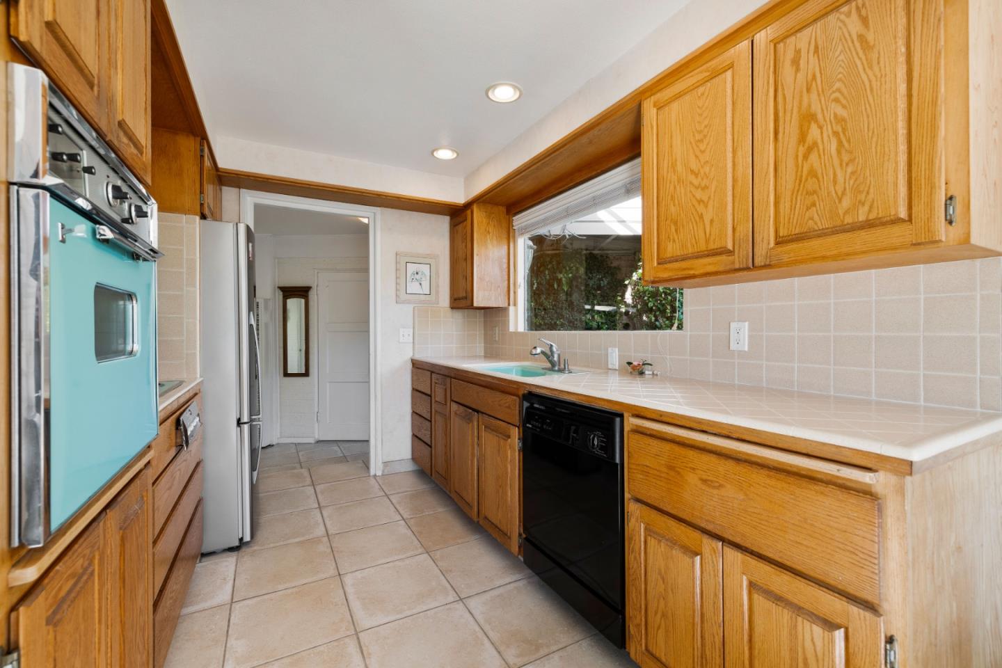 Detail Gallery Image 15 of 45 For 732 Seacliff Dr, Aptos,  CA 95003 - 3 Beds | 2 Baths