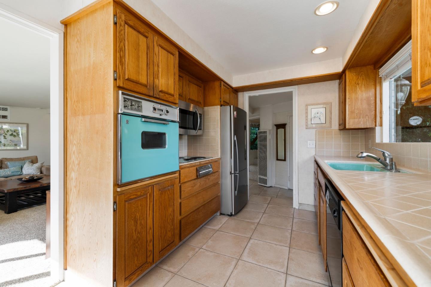 Detail Gallery Image 16 of 45 For 732 Seacliff Dr, Aptos,  CA 95003 - 3 Beds | 2 Baths