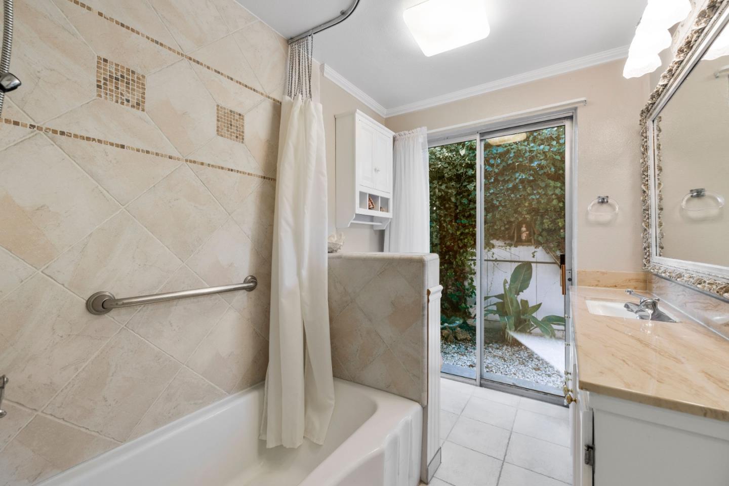 Detail Gallery Image 25 of 45 For 732 Seacliff Dr, Aptos,  CA 95003 - 3 Beds | 2 Baths
