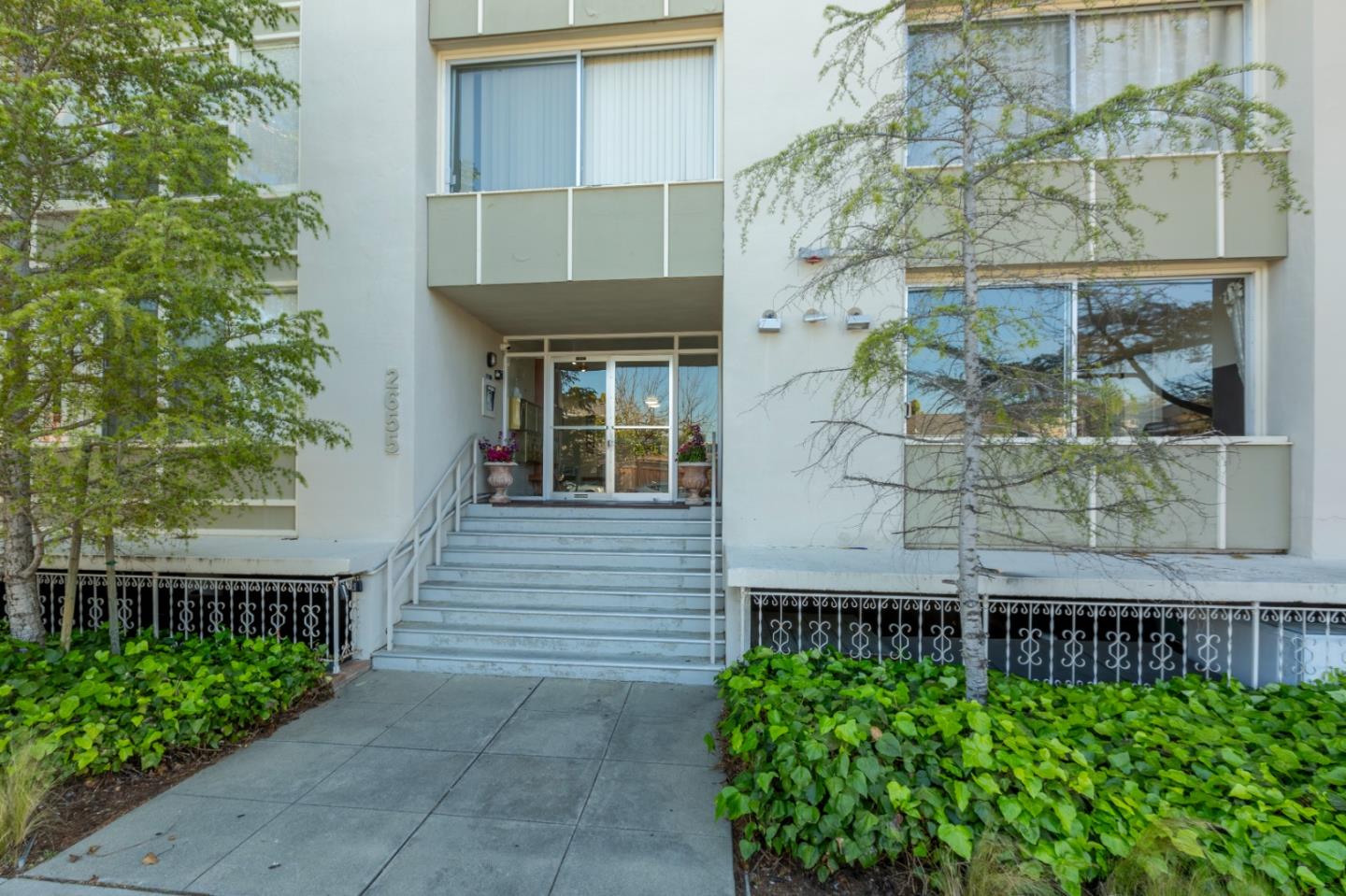 Photo of 2655 Edison St #205 in San Mateo, CA