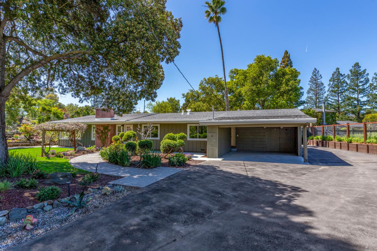 Photo of 160 Alta Mesa Rd in Woodside, CA