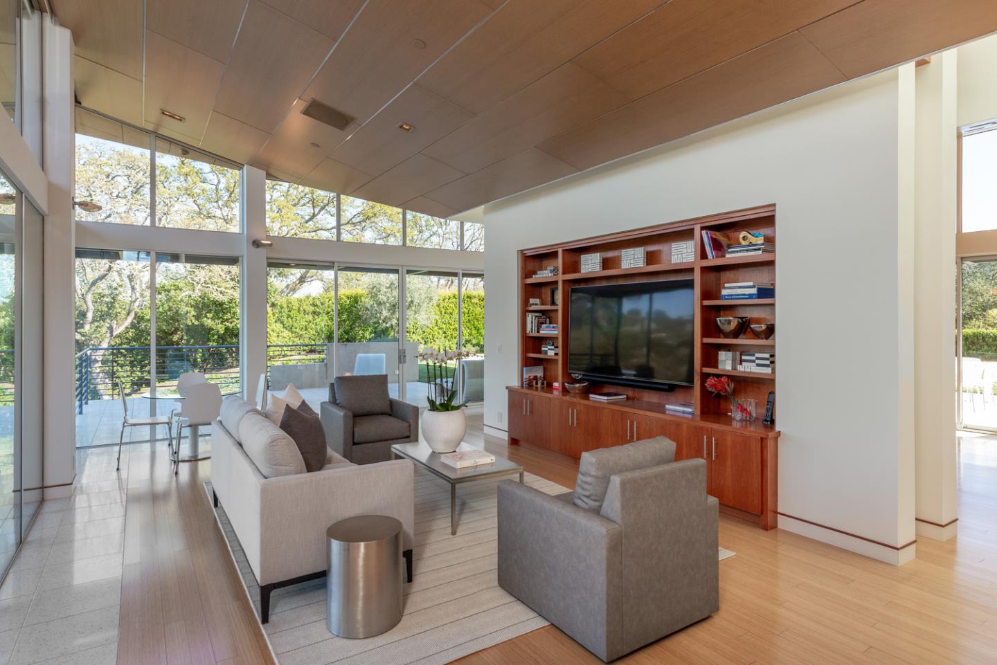 Detail Gallery Image 17 of 43 For 1 Grove Ct, Portola Valley,  CA 94028 - 3 Beds | 3/1 Baths