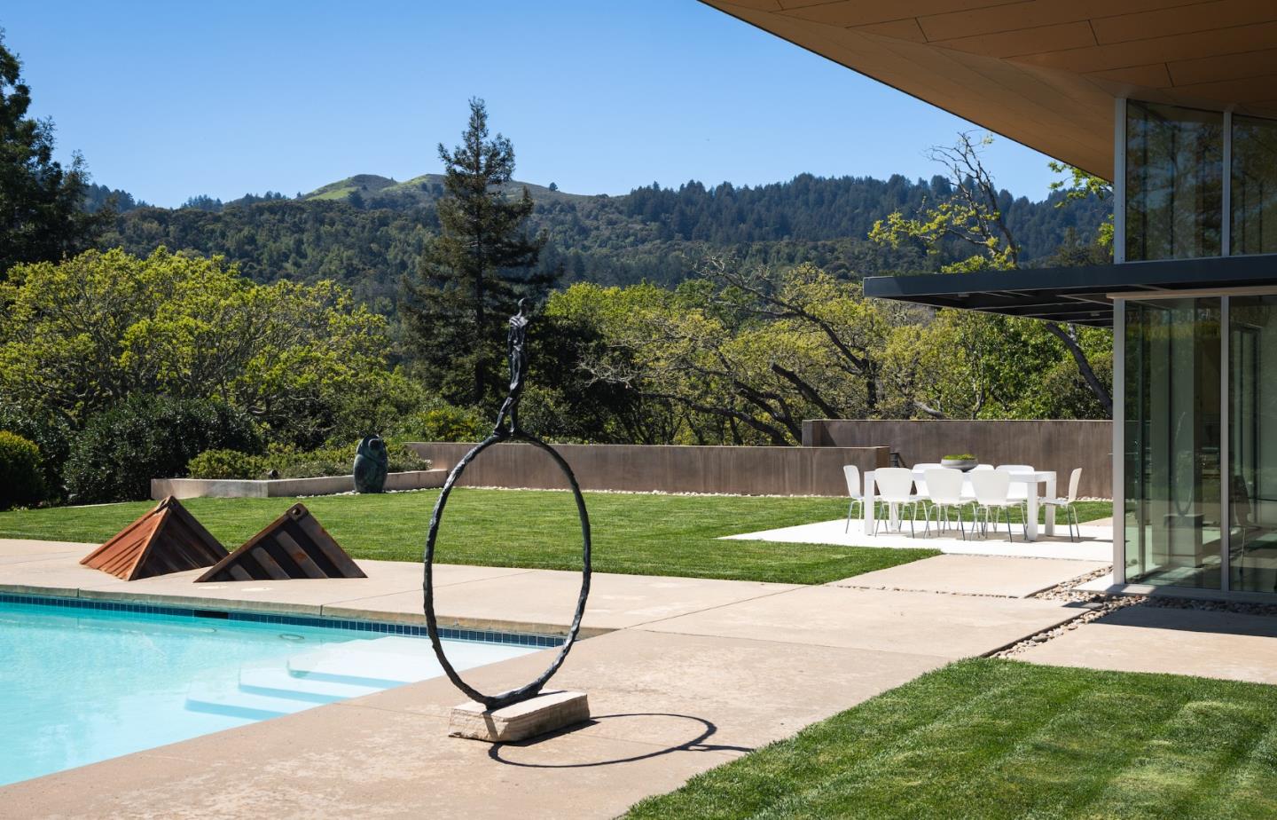 Detail Gallery Image 36 of 43 For 1 Grove Ct, Portola Valley,  CA 94028 - 3 Beds | 3/1 Baths