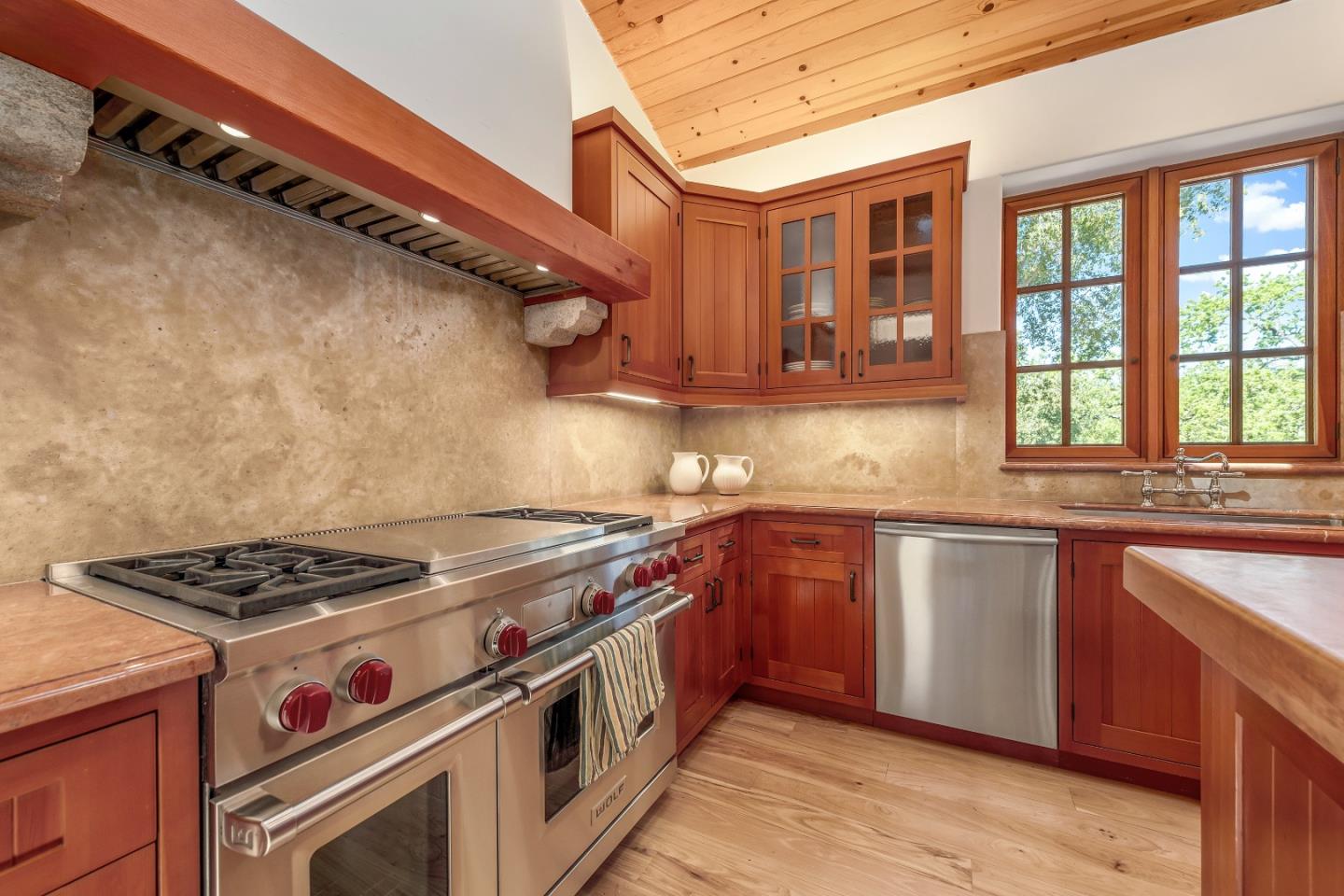 Detail Gallery Image 19 of 79 For 178 Pinon Dr, Portola Valley,  CA 94028 - 4 Beds | 4/1 Baths