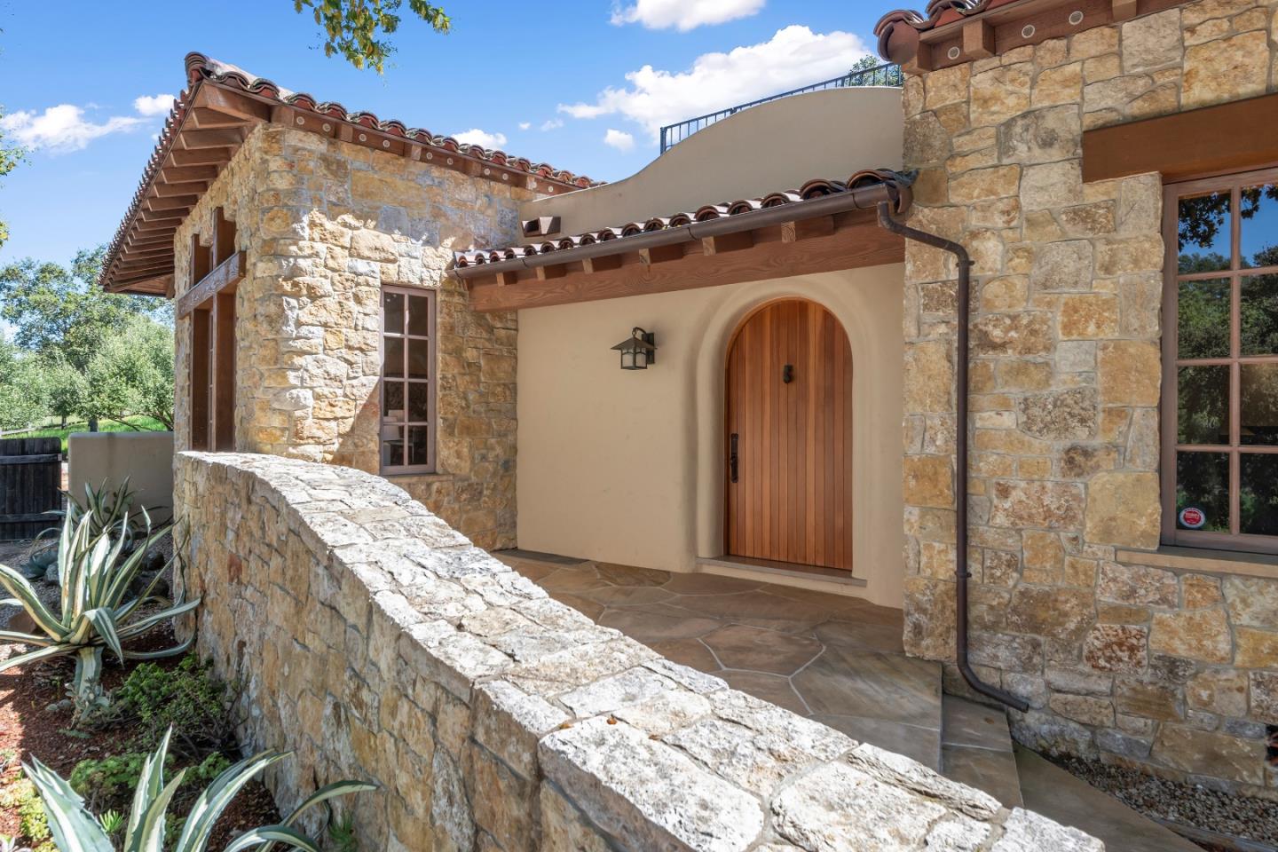 Detail Gallery Image 2 of 79 For 178 Pinon Dr, Portola Valley,  CA 94028 - 4 Beds | 4/1 Baths