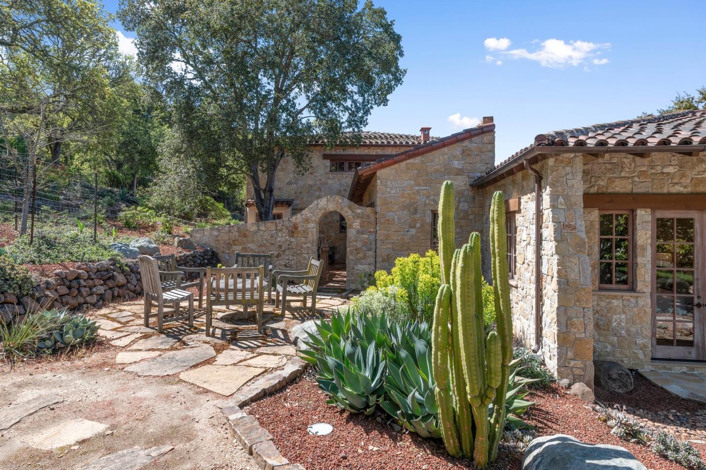 Detail Gallery Image 70 of 79 For 178 Pinon Dr, Portola Valley,  CA 94028 - 4 Beds | 4/1 Baths