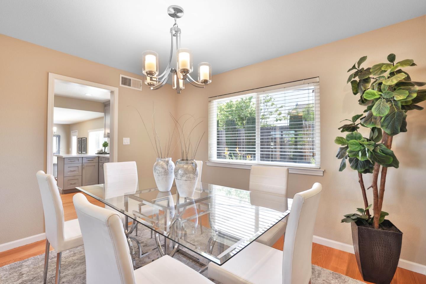 Detail Gallery Image 10 of 31 For 1606 Montrose Way, San Jose,  CA 95124 - 3 Beds | 2/1 Baths