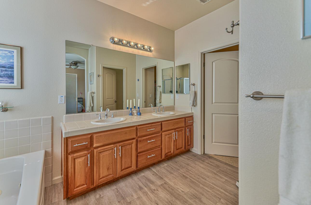 Detail Gallery Image 30 of 40 For 1335 Cassino Way, Salinas,  CA 93905 - 3 Beds | 4 Baths