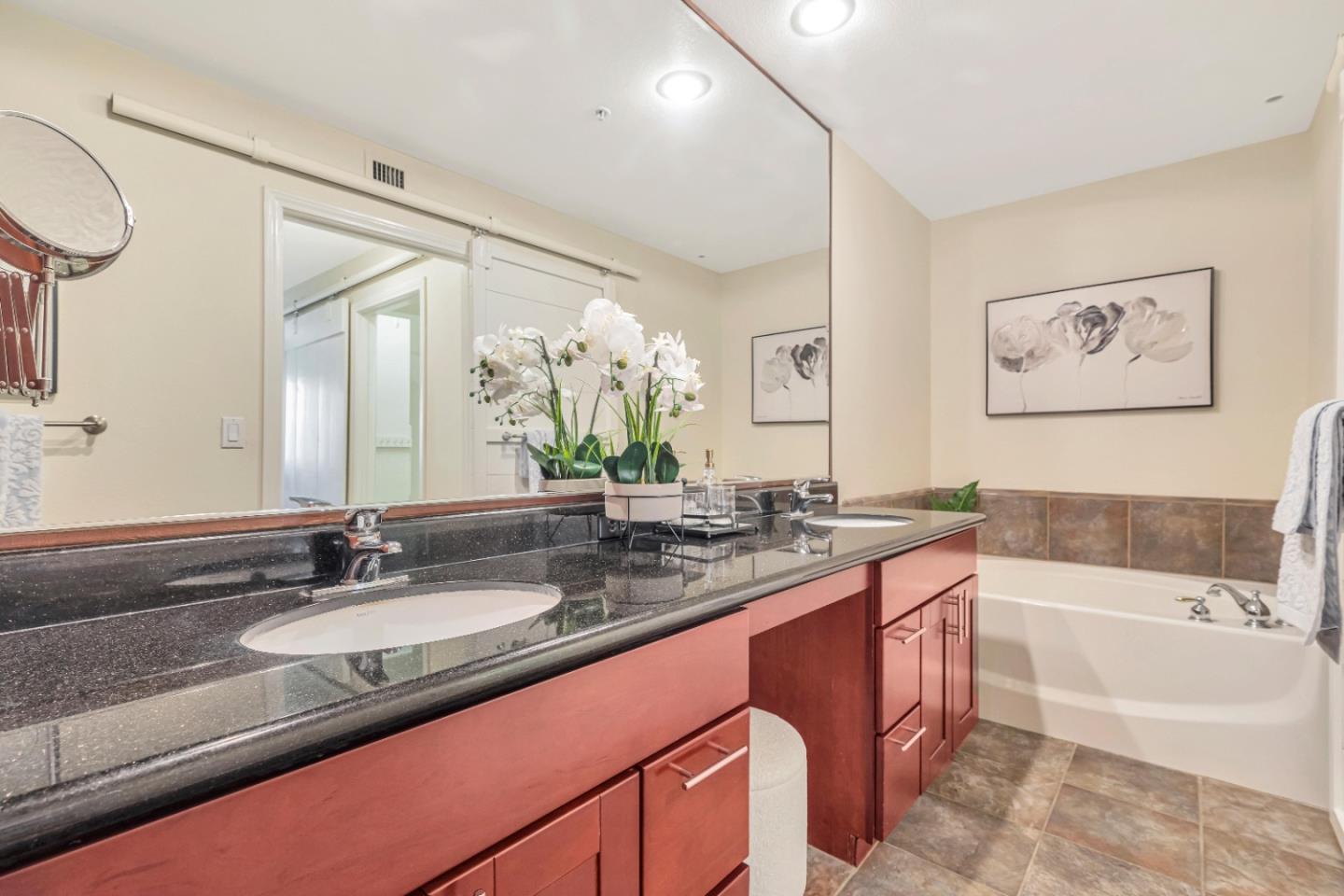 Detail Gallery Image 13 of 27 For 144 S. 3rd Street #152,  San Jose,  CA 95112 - 2 Beds | 2/1 Baths