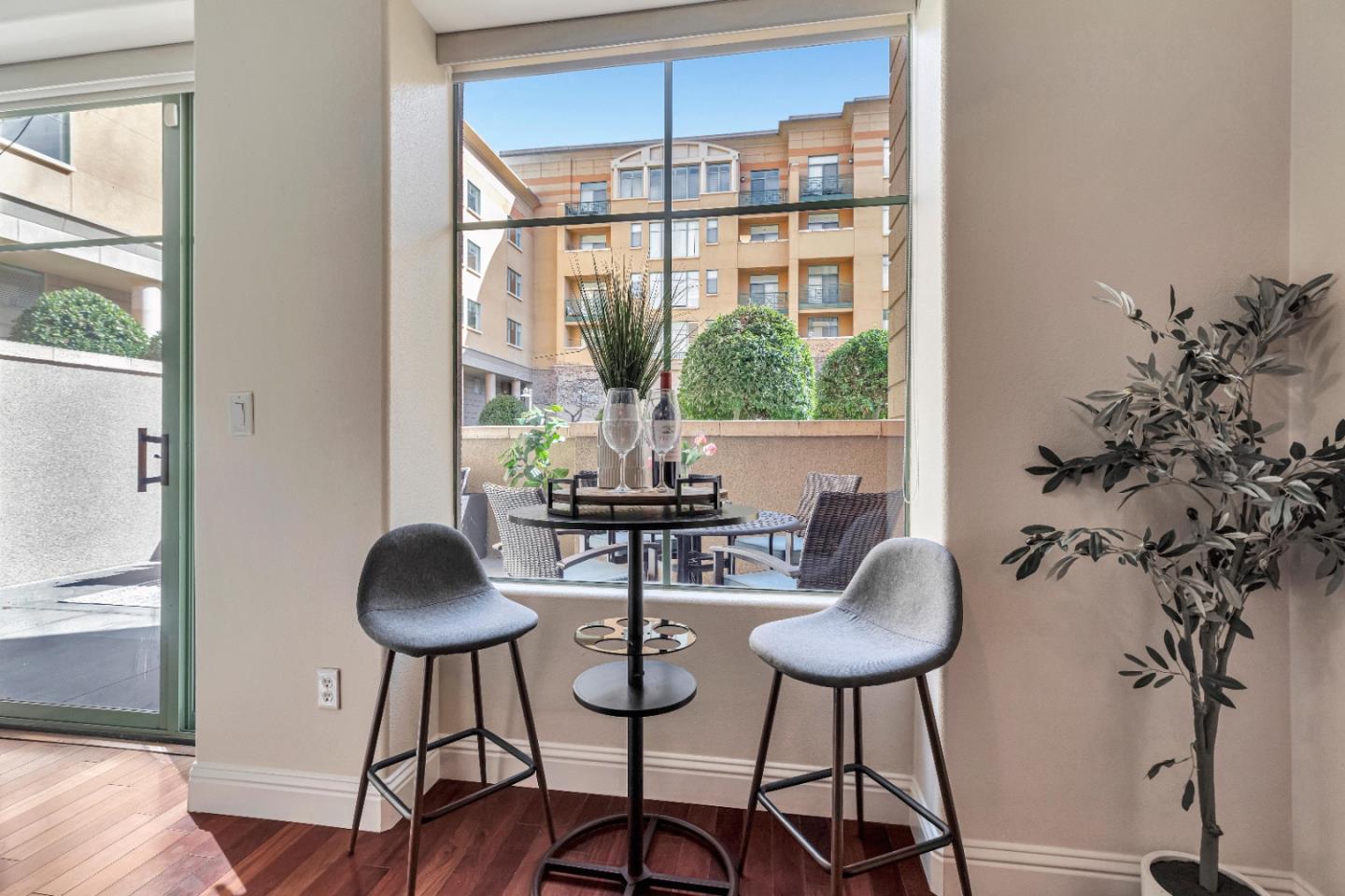 Detail Gallery Image 6 of 27 For 144 S. 3rd Street #152,  San Jose,  CA 95112 - 2 Beds | 2/1 Baths