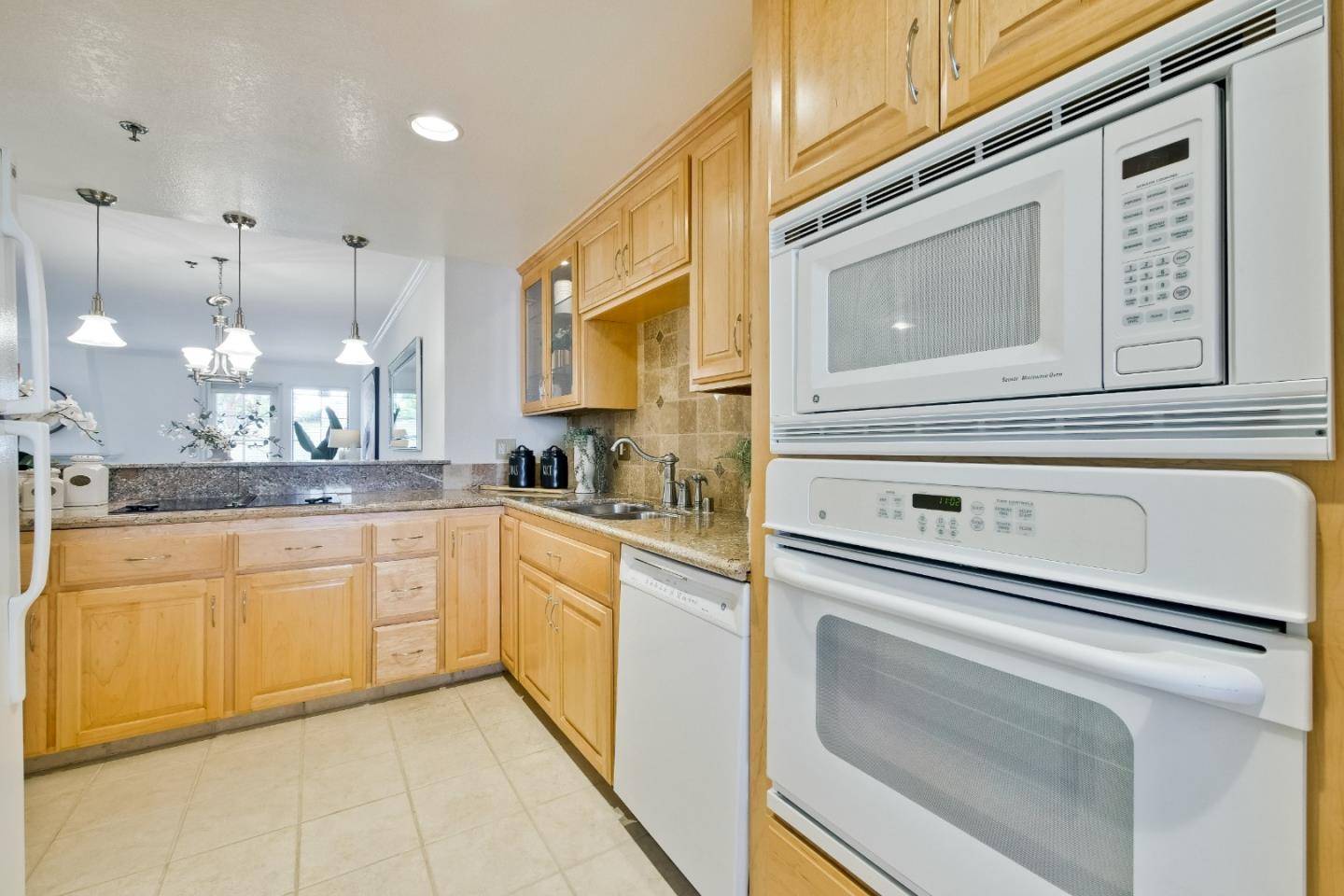 Detail Gallery Image 3 of 15 For 10222 Danube Dr, Cupertino,  CA 95014 - 1 Beds | 1 Baths