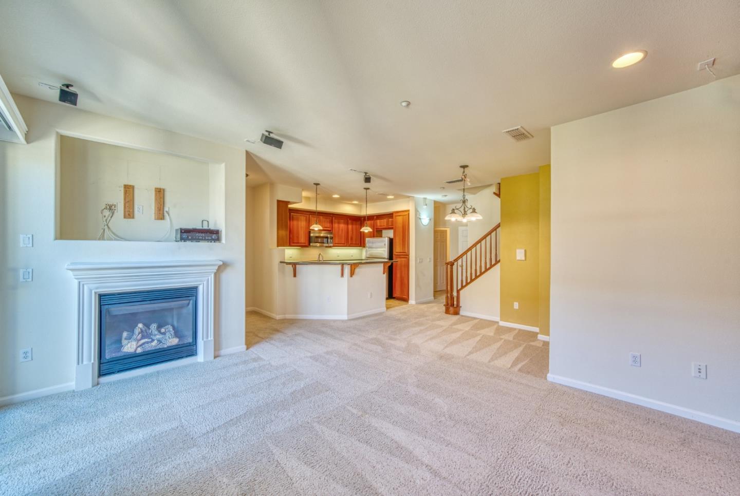 Detail Gallery Image 11 of 23 For 4246 Fitzwilliam St, Dublin,  CA 94568 - 3 Beds | 2/1 Baths