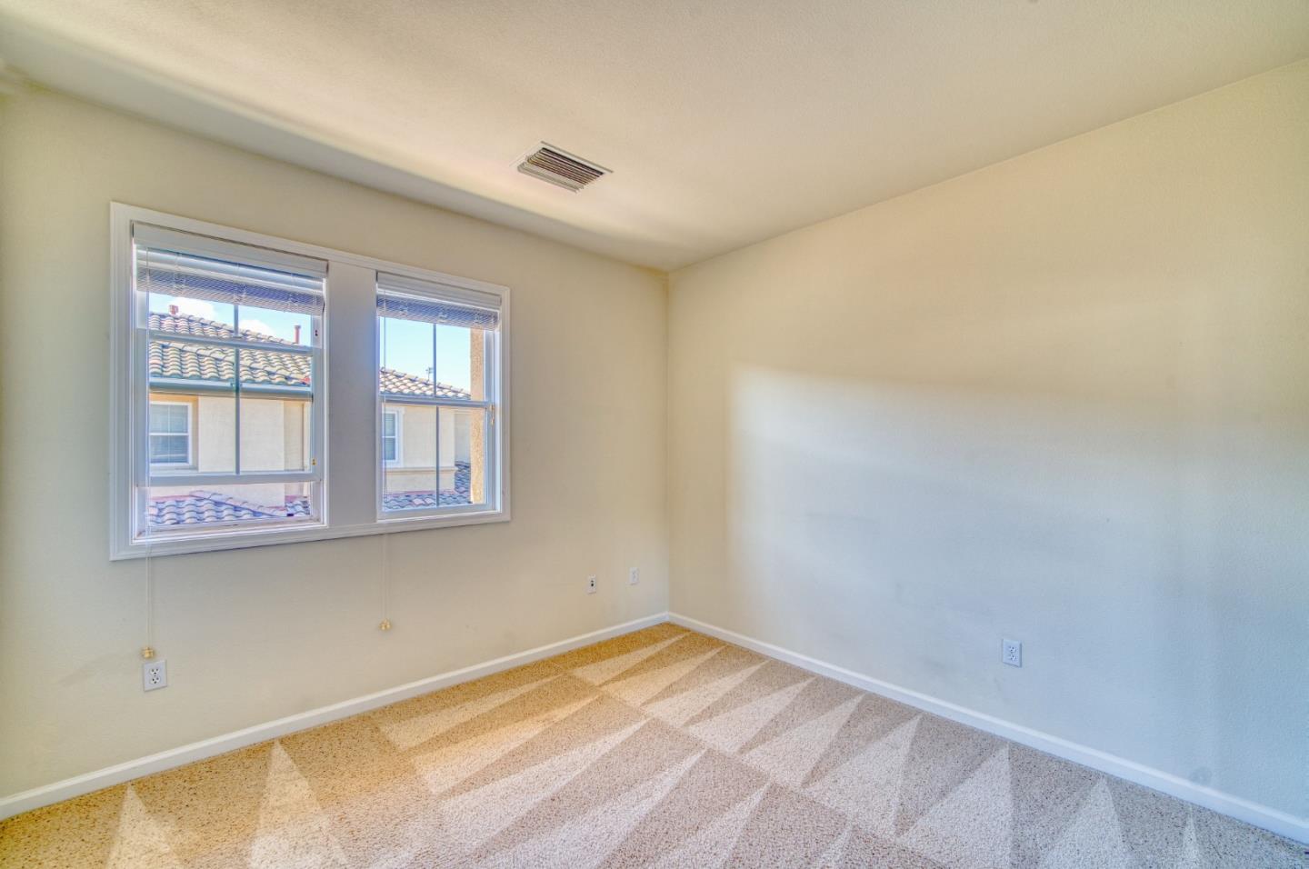 Detail Gallery Image 14 of 23 For 4246 Fitzwilliam St, Dublin,  CA 94568 - 3 Beds | 2/1 Baths