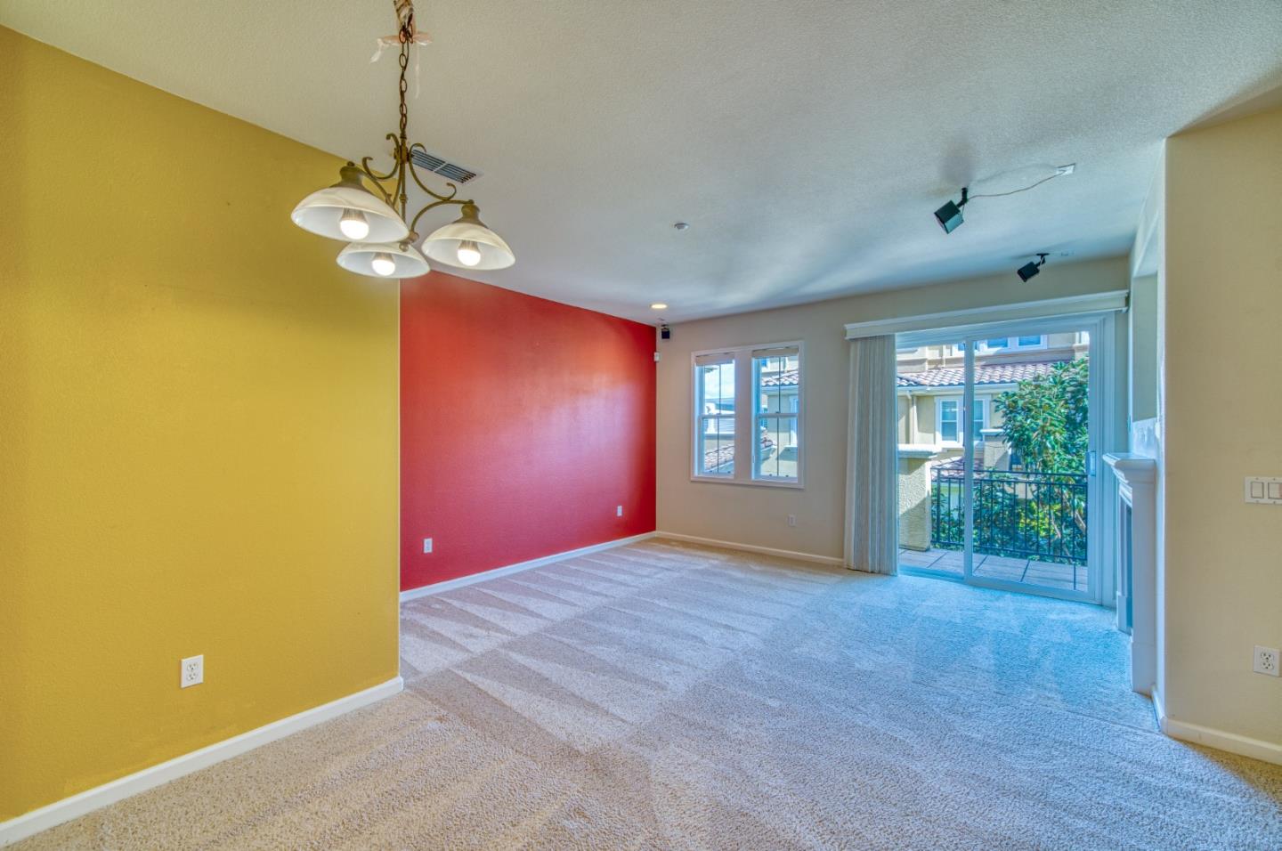 Detail Gallery Image 8 of 23 For 4246 Fitzwilliam St, Dublin,  CA 94568 - 3 Beds | 2/1 Baths