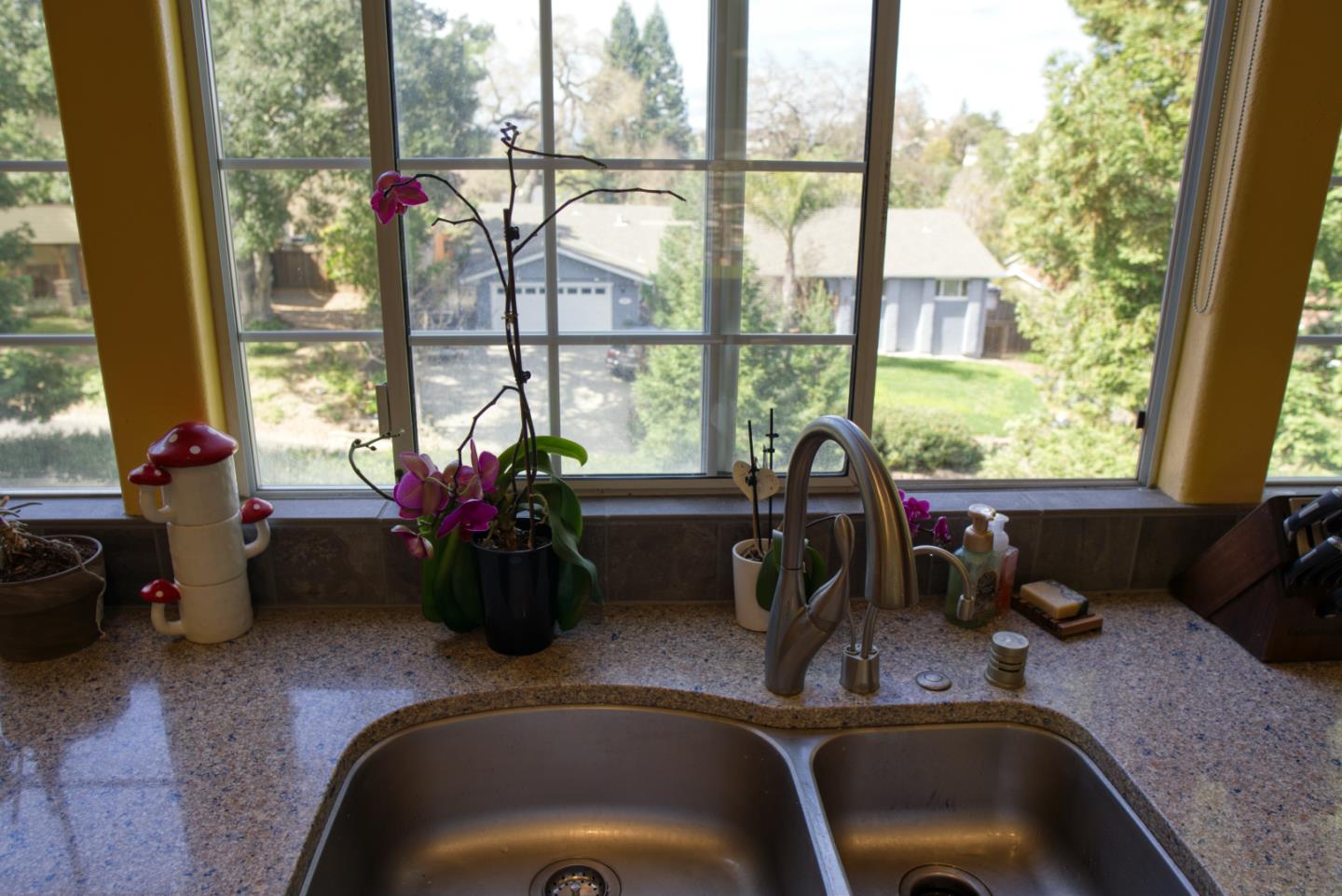 Detail Gallery Image 25 of 84 For 3410 White Oak Ct, Morgan Hill,  CA 95037 - 5 Beds | 2/1 Baths
