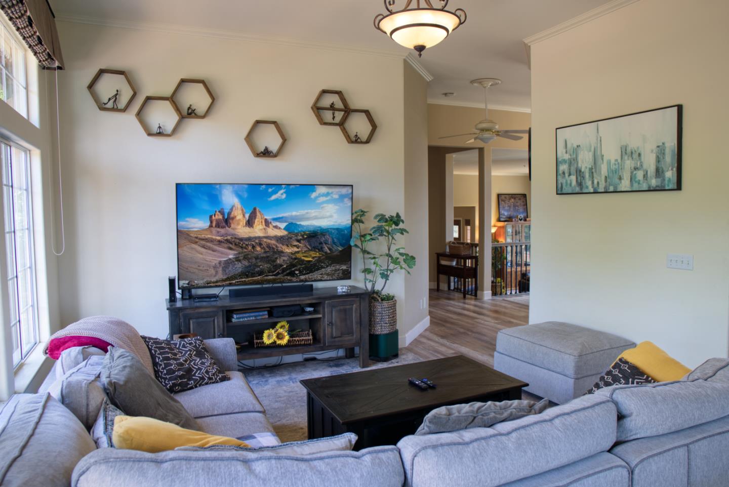 Detail Gallery Image 34 of 84 For 3410 White Oak Ct, Morgan Hill,  CA 95037 - 5 Beds | 2/1 Baths
