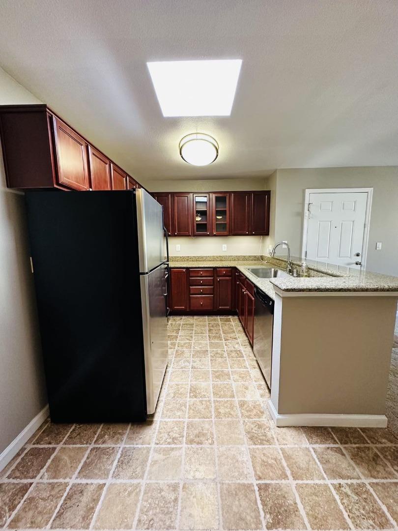 Detail Gallery Image 2 of 11 For 464 Dempsey Rd #265,  Milpitas,  CA 95035 - 2 Beds | 1 Baths