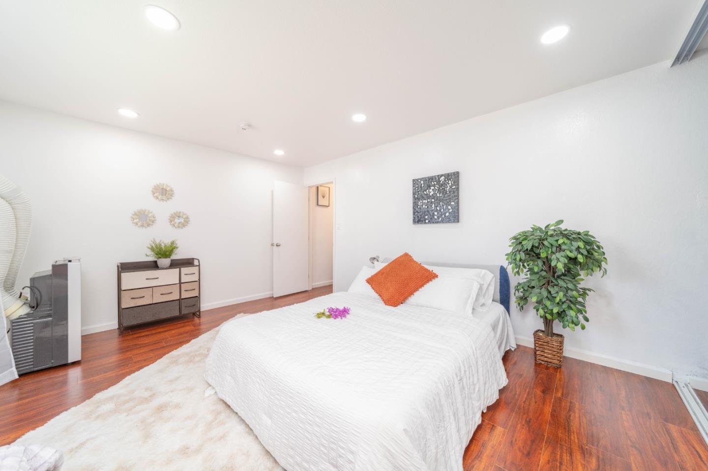 Detail Gallery Image 11 of 24 For 4510 Thornton Ave #3,  Fremont,  CA 94536 - 2 Beds | 1/1 Baths
