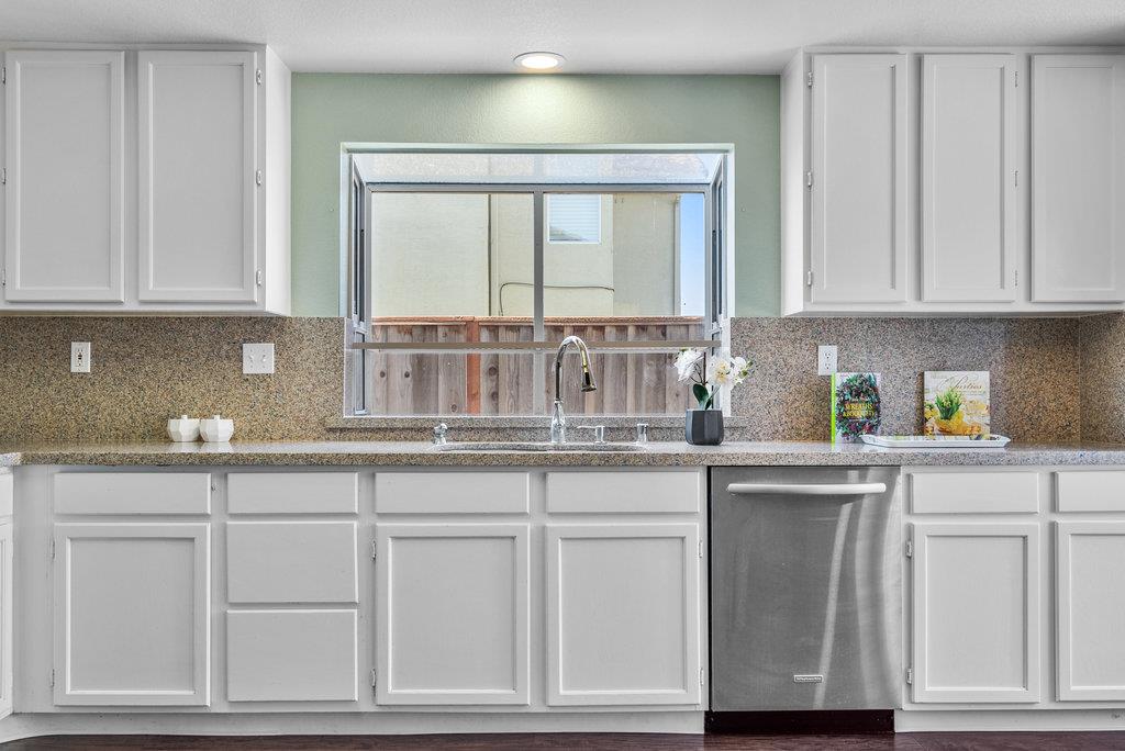 Detail Gallery Image 7 of 28 For 313 Costa Del Mar Rd, Marina,  CA 93933 - 3 Beds | 2 Baths