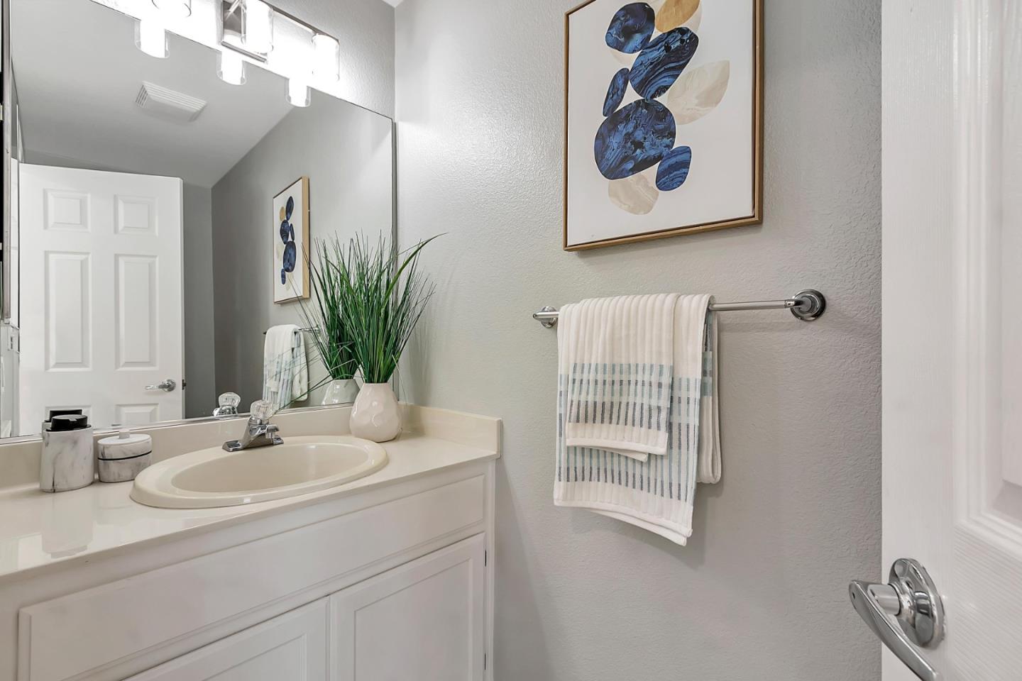 Detail Gallery Image 28 of 50 For 600 Baltic Cir #608,  Redwood City,  CA 94065 - 2 Beds | 2/1 Baths