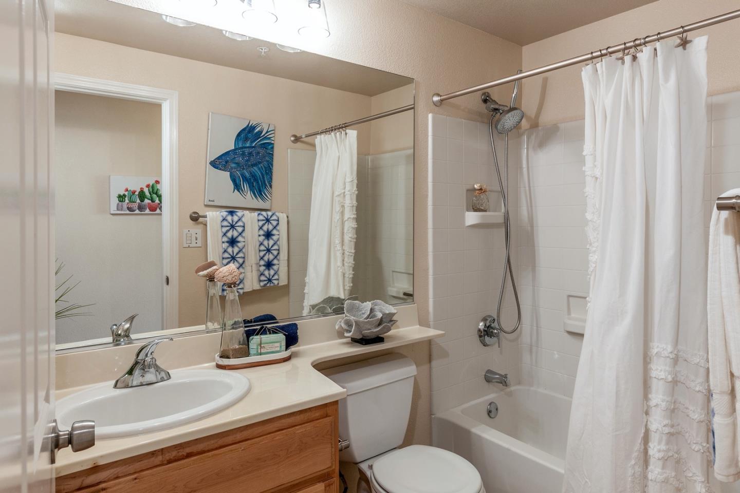 Detail Gallery Image 12 of 22 For 38700 Tyson Ln 203a,  Fremont,  CA 94536 - 2 Beds | 2 Baths