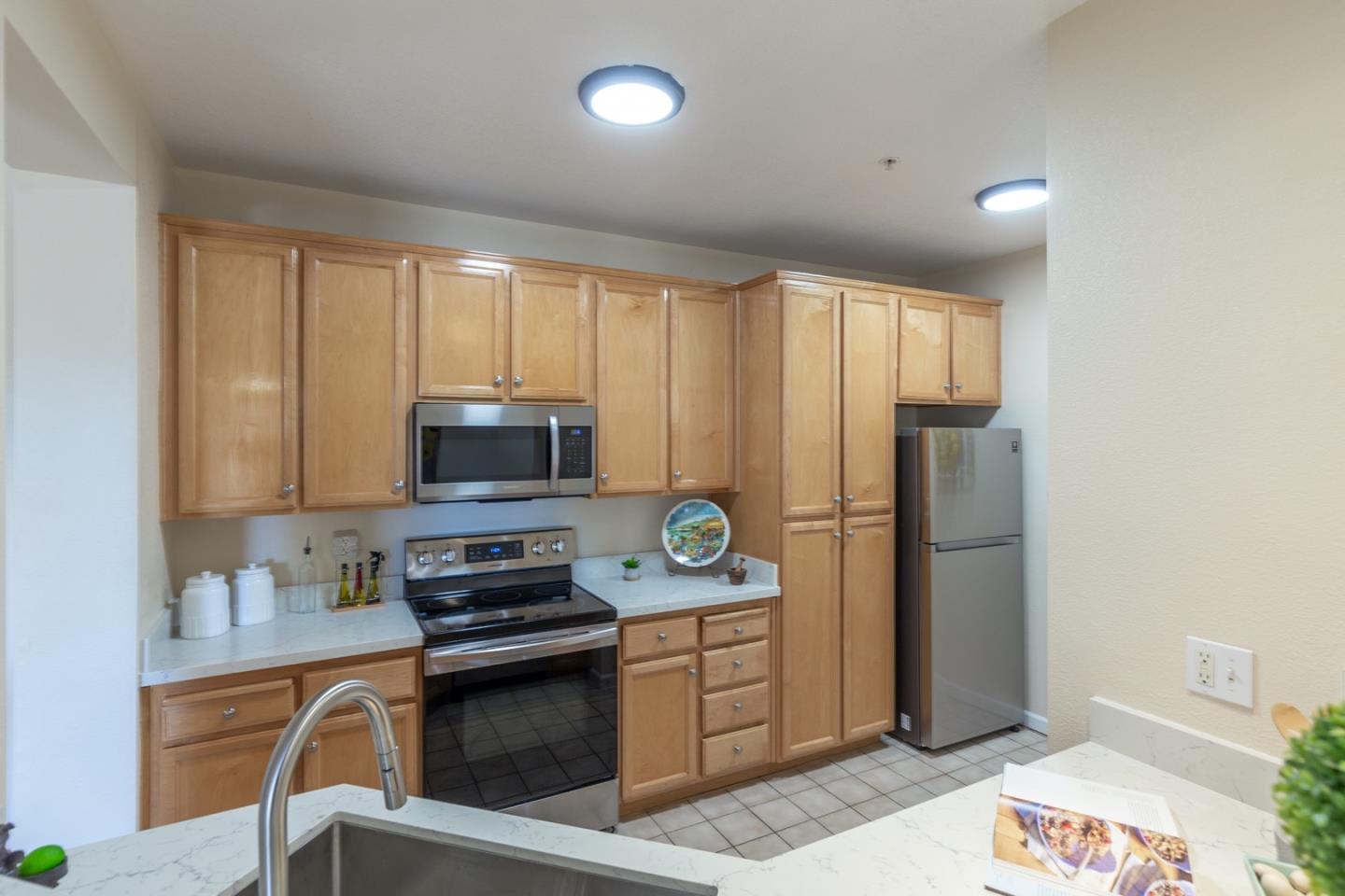 Detail Gallery Image 4 of 22 For 38700 Tyson Ln 203a,  Fremont,  CA 94536 - 2 Beds | 2 Baths