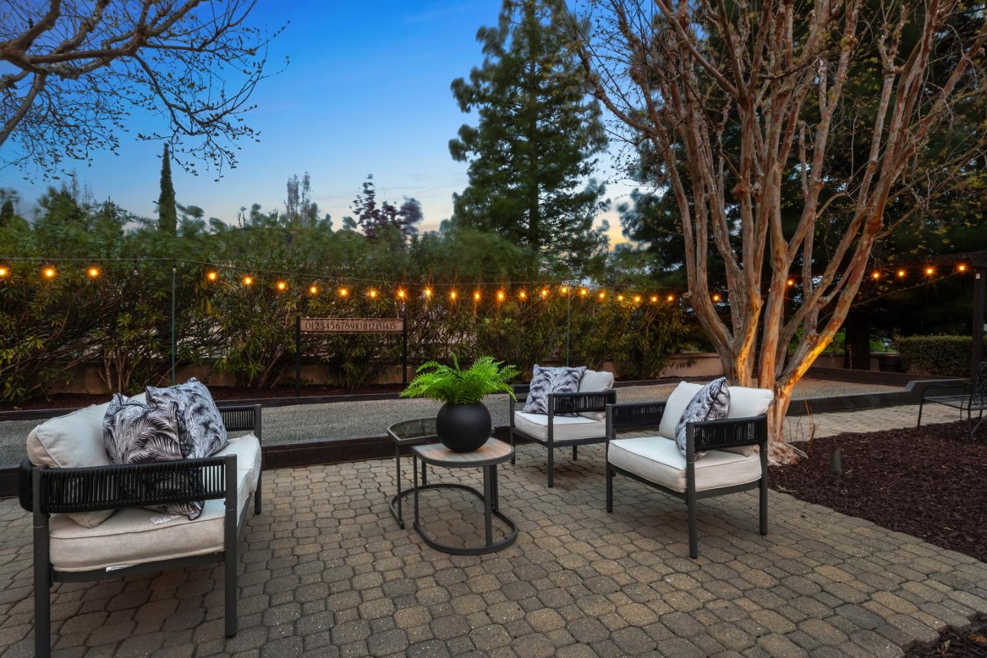 Detail Gallery Image 30 of 35 For 13596 Deer Trail Ct, Saratoga,  CA 95070 - 5 Beds | 5/1 Baths