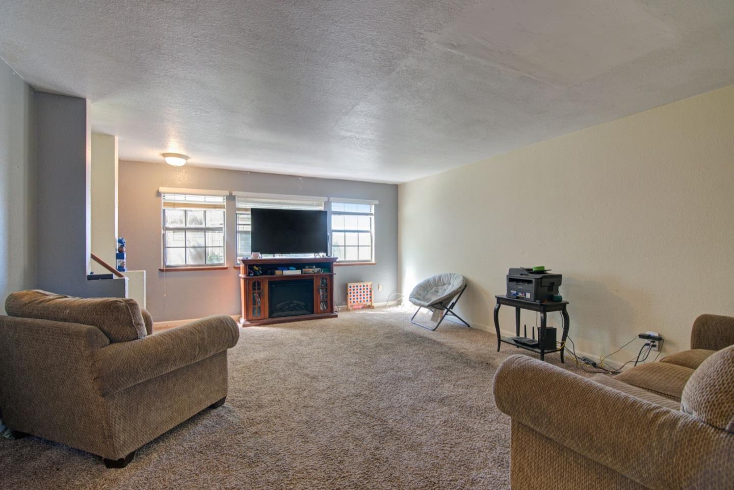 Detail Gallery Image 4 of 29 For 170 Gibson Dr #23,  Hollister,  CA 95023 - 2 Beds | 2/1 Baths