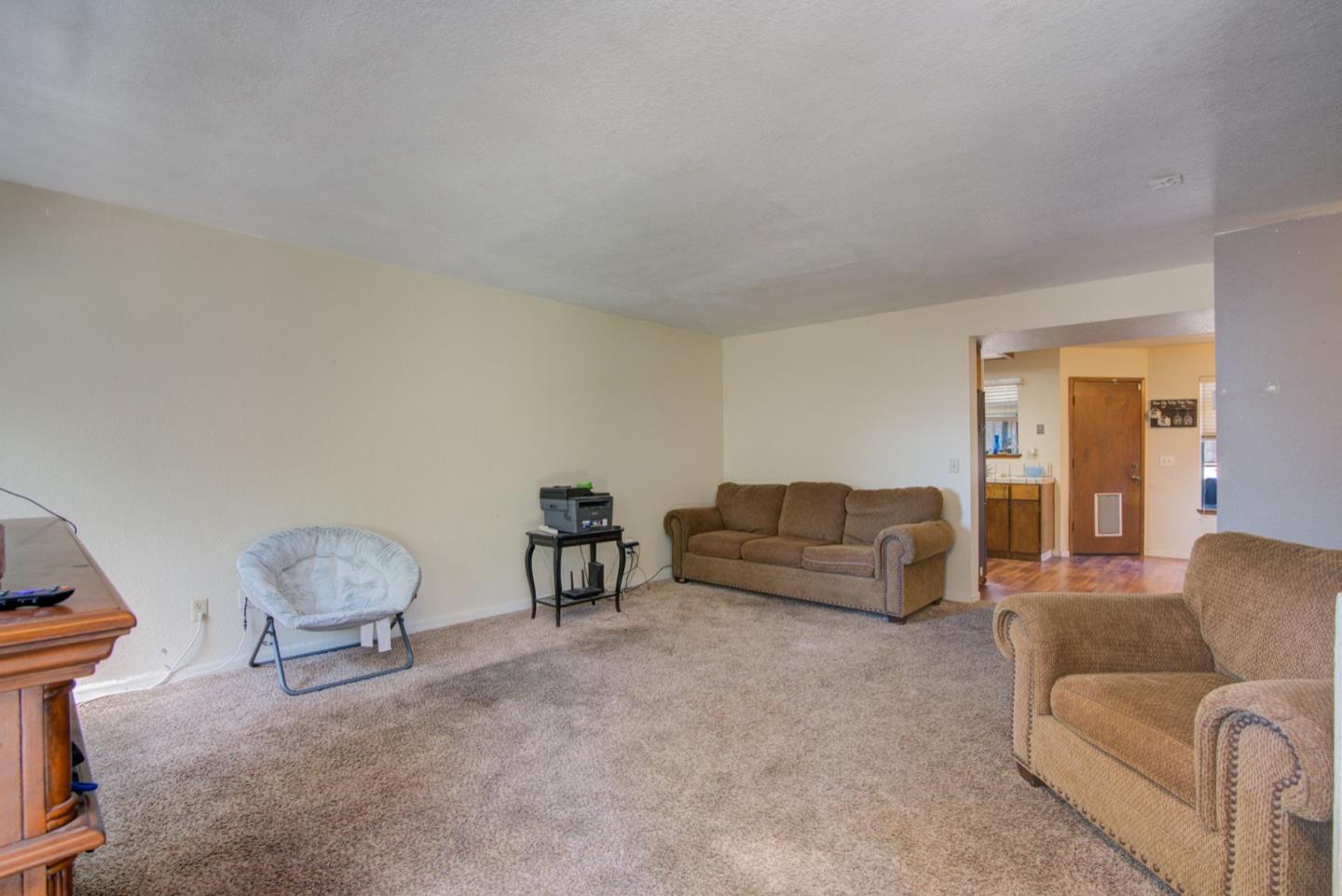 Detail Gallery Image 6 of 29 For 170 Gibson Dr #23,  Hollister,  CA 95023 - 2 Beds | 2/1 Baths
