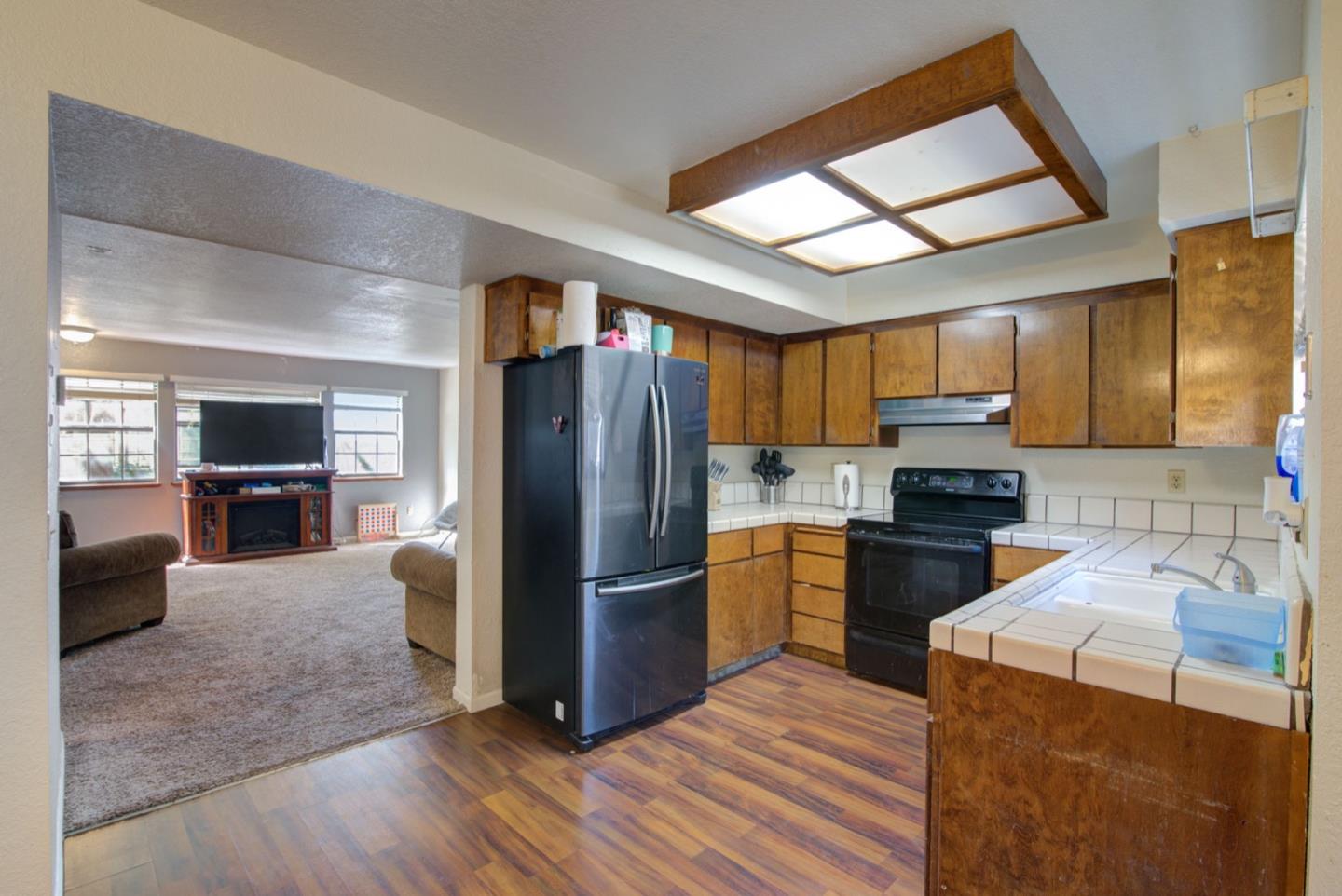 Detail Gallery Image 7 of 29 For 170 Gibson Dr #23,  Hollister,  CA 95023 - 2 Beds | 2/1 Baths