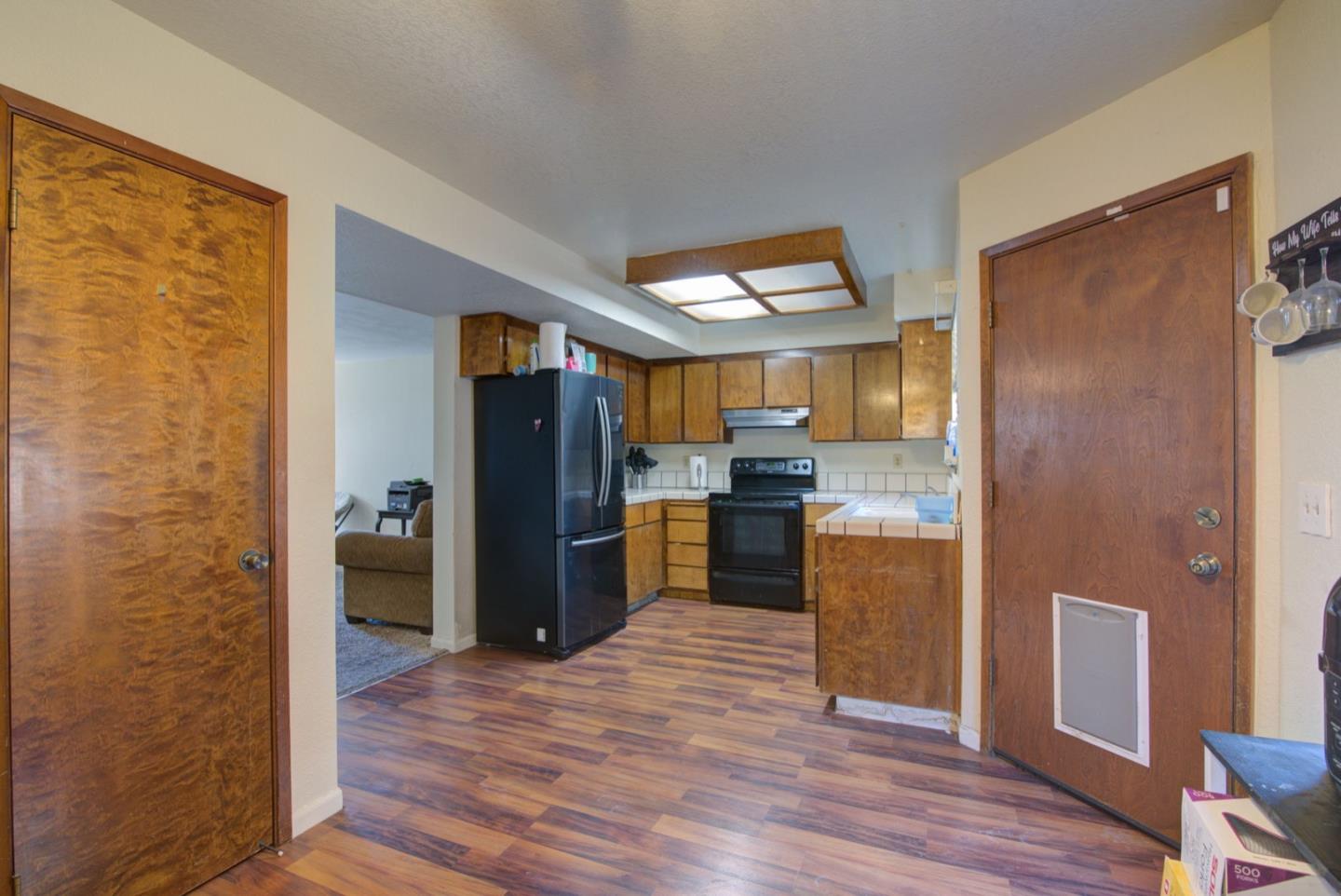 Detail Gallery Image 8 of 29 For 170 Gibson Dr #23,  Hollister,  CA 95023 - 2 Beds | 2/1 Baths