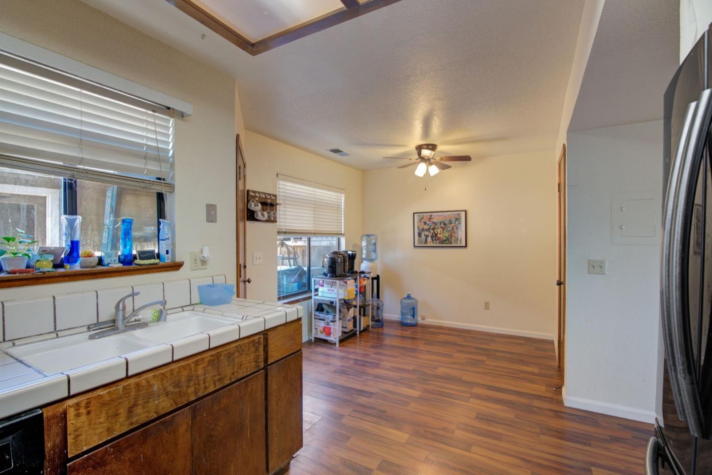 Detail Gallery Image 9 of 29 For 170 Gibson Dr #23,  Hollister,  CA 95023 - 2 Beds | 2/1 Baths