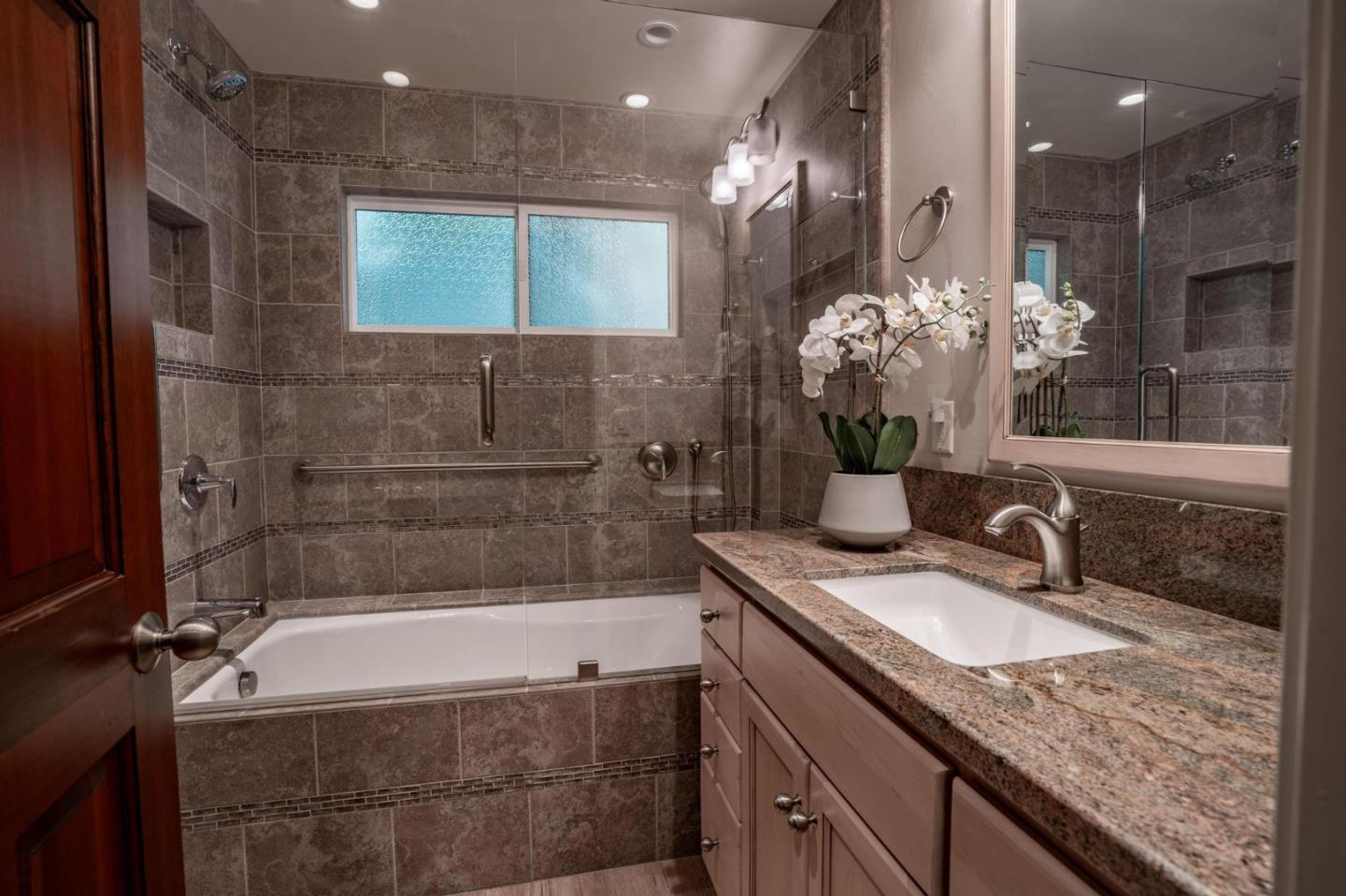 Detail Gallery Image 24 of 51 For 5 Forest Vale Place, Monterey,  CA 93940 - 3 Beds | 2/1 Baths