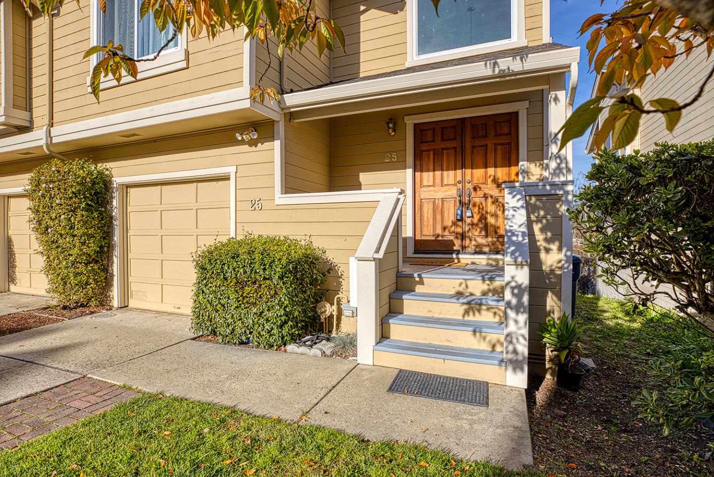 Detail Gallery Image 1 of 21 For 25 Carriage Ln, Scotts Valley,  CA 95066 - 3 Beds | 2 Baths