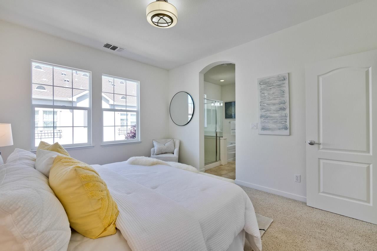 Detail Gallery Image 14 of 40 For 557 Molucca Ter, Sunnyvale,  CA 94089 - 3 Beds | 2/1 Baths
