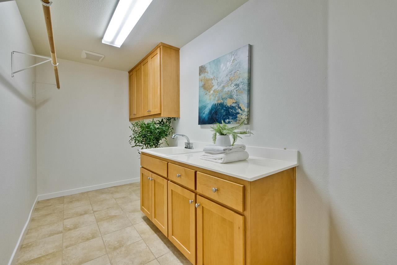 Detail Gallery Image 28 of 40 For 557 Molucca Ter, Sunnyvale,  CA 94089 - 3 Beds | 2/1 Baths