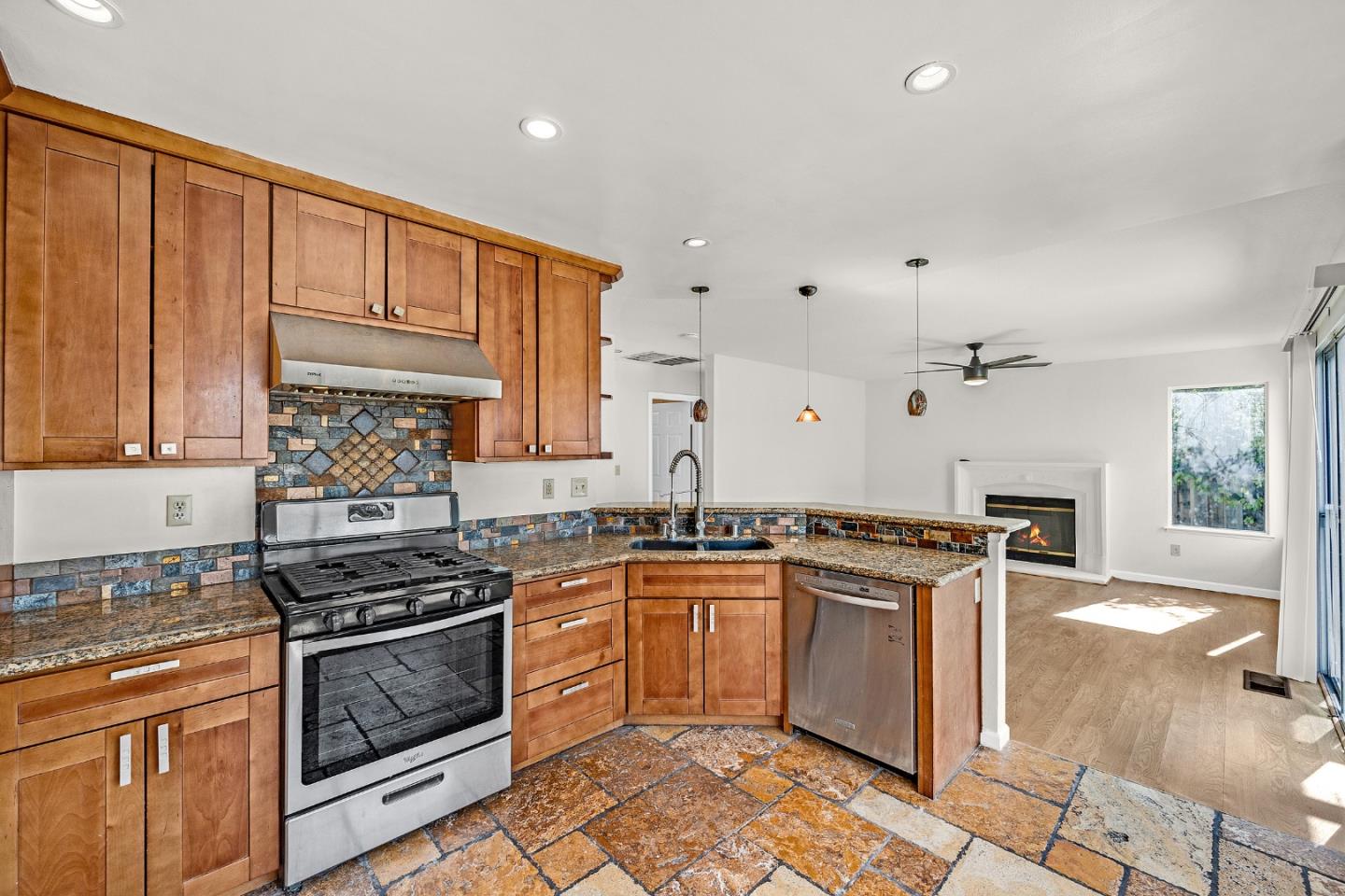 Detail Gallery Image 11 of 28 For 3124 Terrace View Ave, Antioch,  CA 94531 - 4 Beds | 2/1 Baths