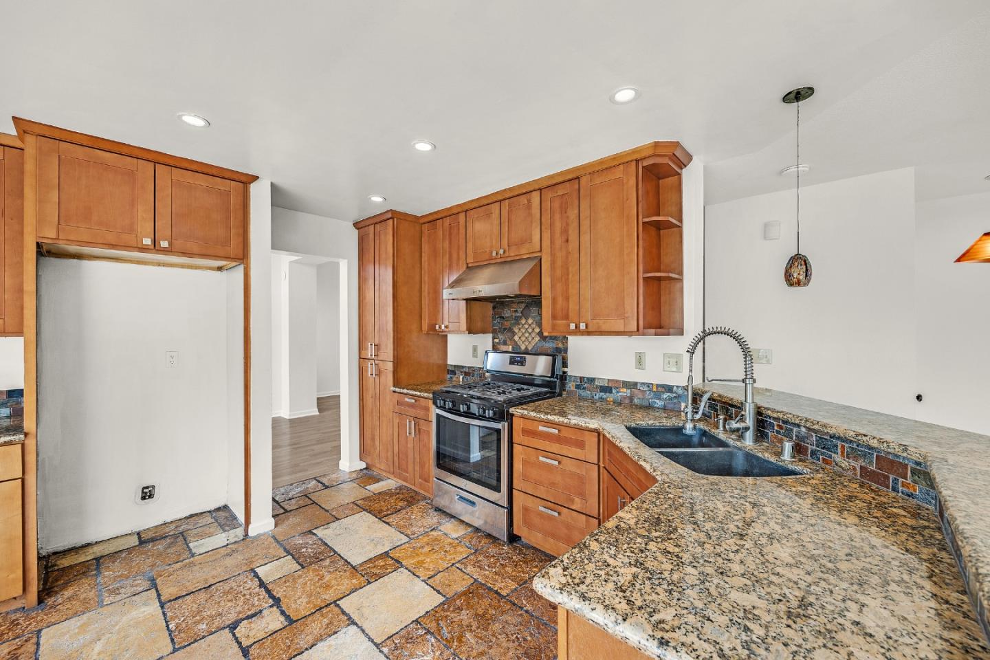Detail Gallery Image 12 of 28 For 3124 Terrace View Ave, Antioch,  CA 94531 - 4 Beds | 2/1 Baths