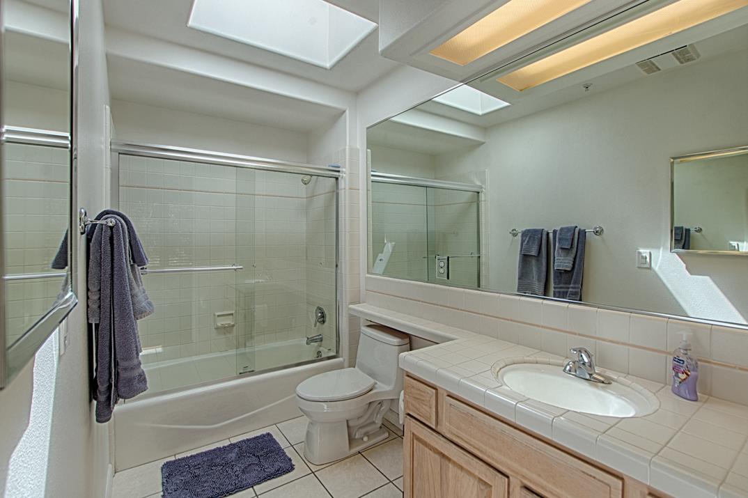 Detail Gallery Image 16 of 26 For 5005 Cliff Dr #2,  Capitola,  CA 95010 - 2 Beds | 2 Baths