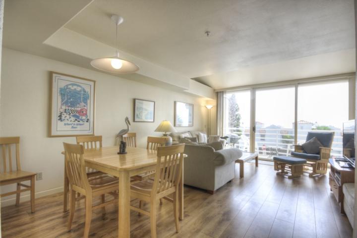 Detail Gallery Image 8 of 26 For 5005 Cliff Dr #2,  Capitola,  CA 95010 - 2 Beds | 2 Baths