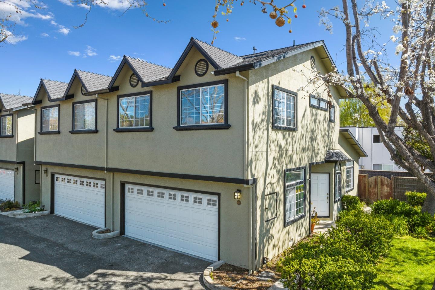 Detail Gallery Image 1 of 32 For 801 Creekside Pl, Santa Clara,  CA 95051 - 3 Beds | 2/1 Baths