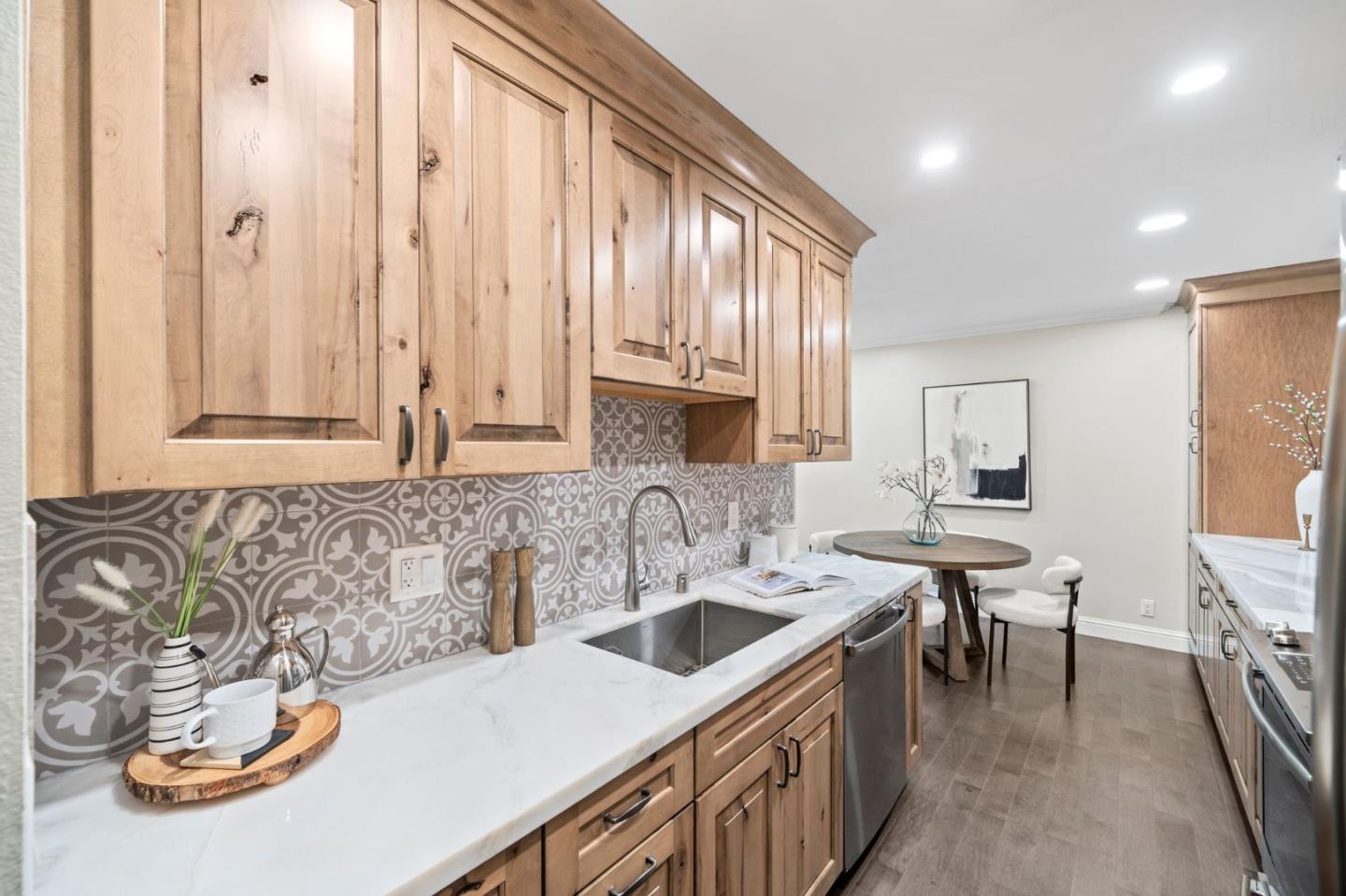 Detail Gallery Image 14 of 45 For 400 Ortega Ave #102,  Mountain View,  CA 94040 - 1 Beds | 1 Baths
