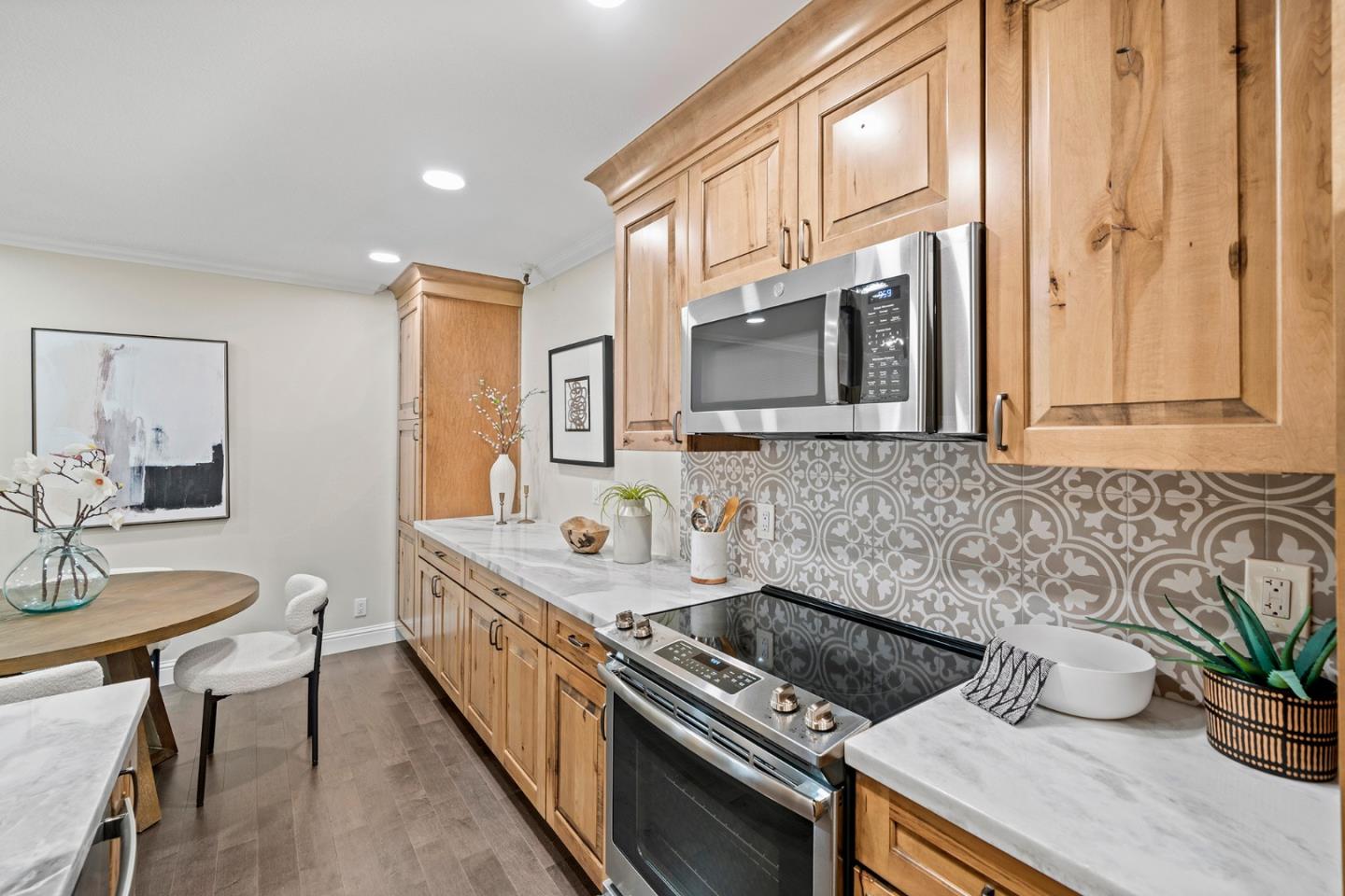 Detail Gallery Image 15 of 45 For 400 Ortega Ave #102,  Mountain View,  CA 94040 - 1 Beds | 1 Baths