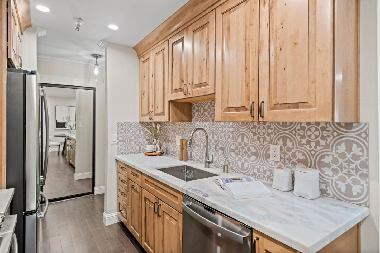 Detail Gallery Image 19 of 45 For 400 Ortega Ave #102,  Mountain View,  CA 94040 - 1 Beds | 1 Baths