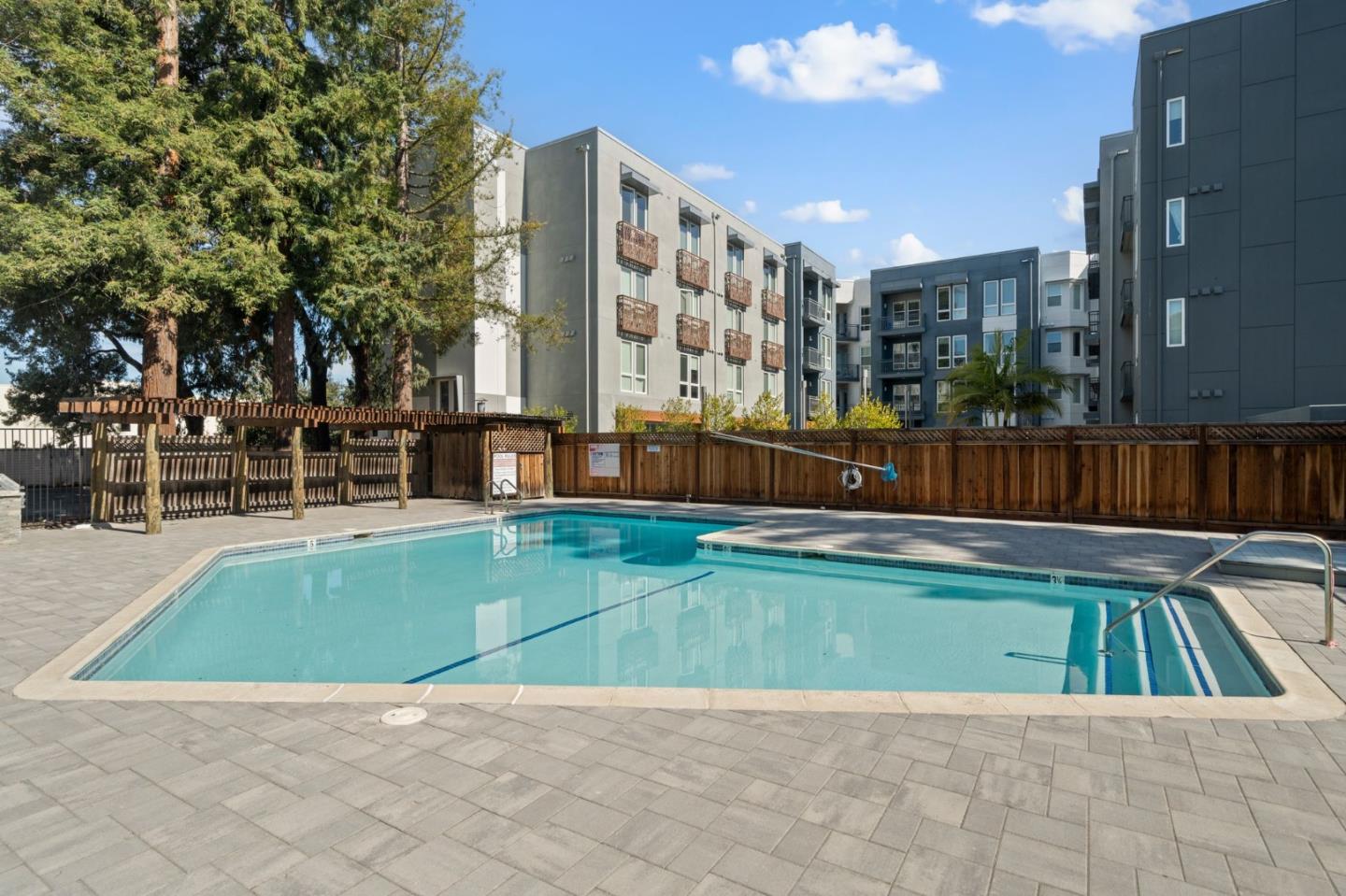 Detail Gallery Image 28 of 45 For 400 Ortega Ave #102,  Mountain View,  CA 94040 - 1 Beds | 1 Baths