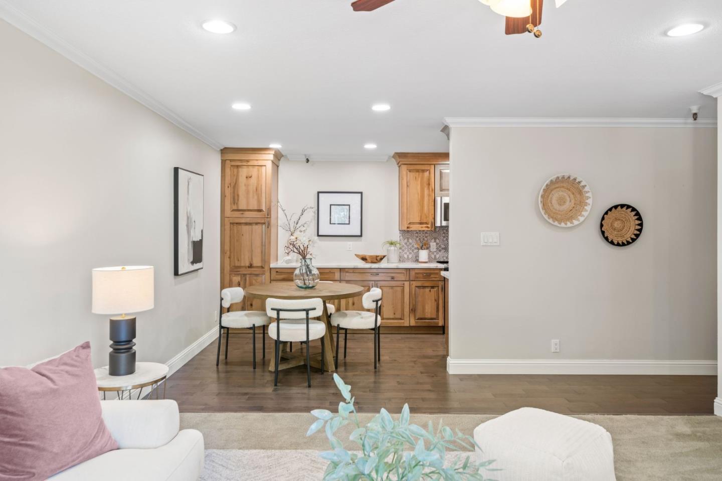 Detail Gallery Image 8 of 45 For 400 Ortega Ave #102,  Mountain View,  CA 94040 - 1 Beds | 1 Baths